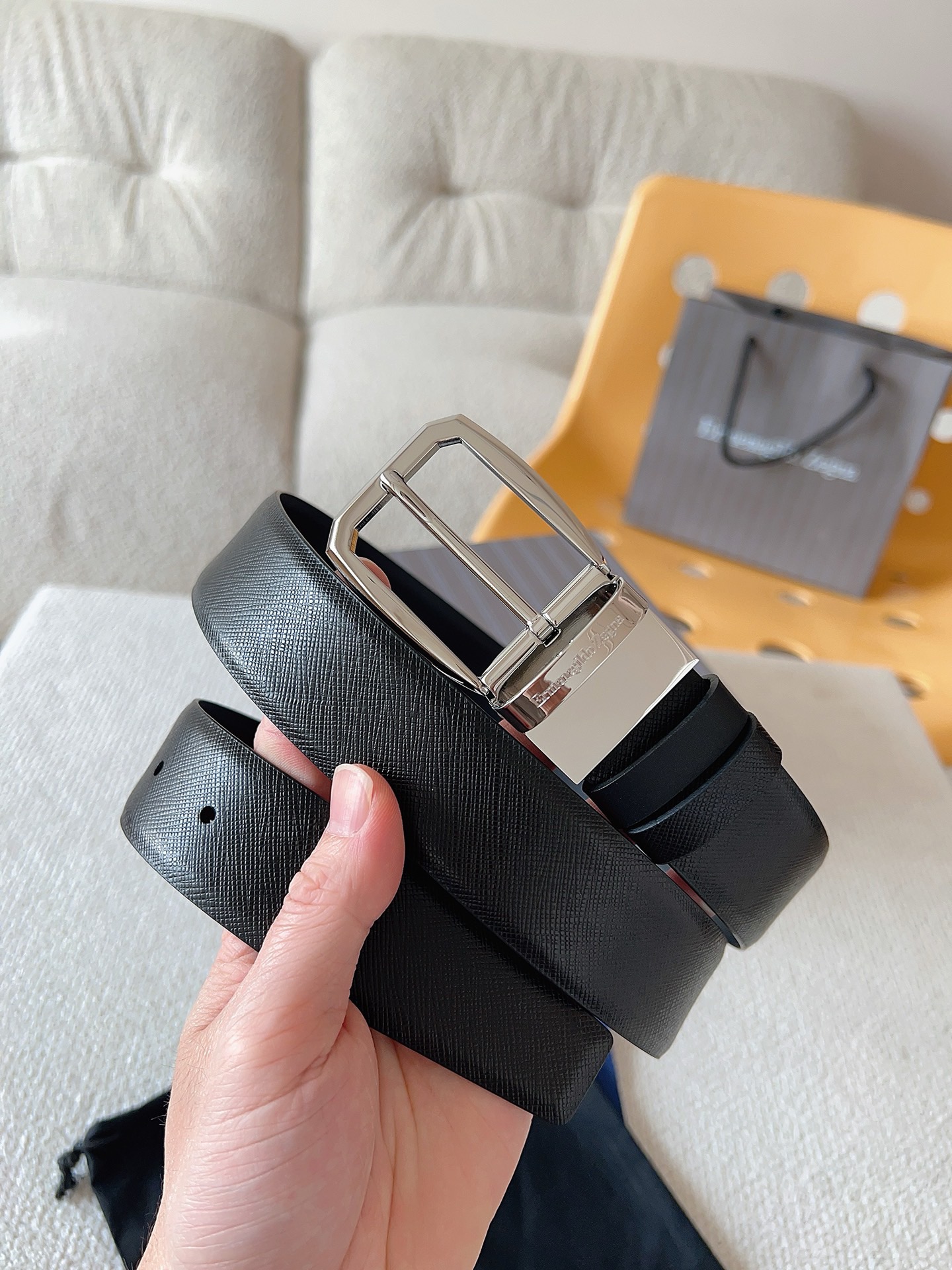 PRADA 프라다 FW2023 대형 송아지 가죽 토트백 9