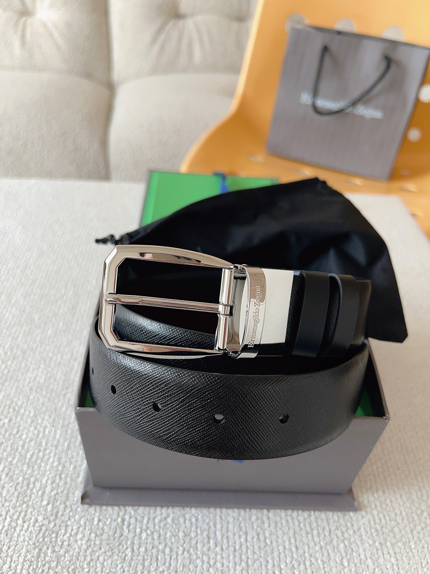 PRADA 프라다 FW2023 대형 송아지 가죽 토트백 10