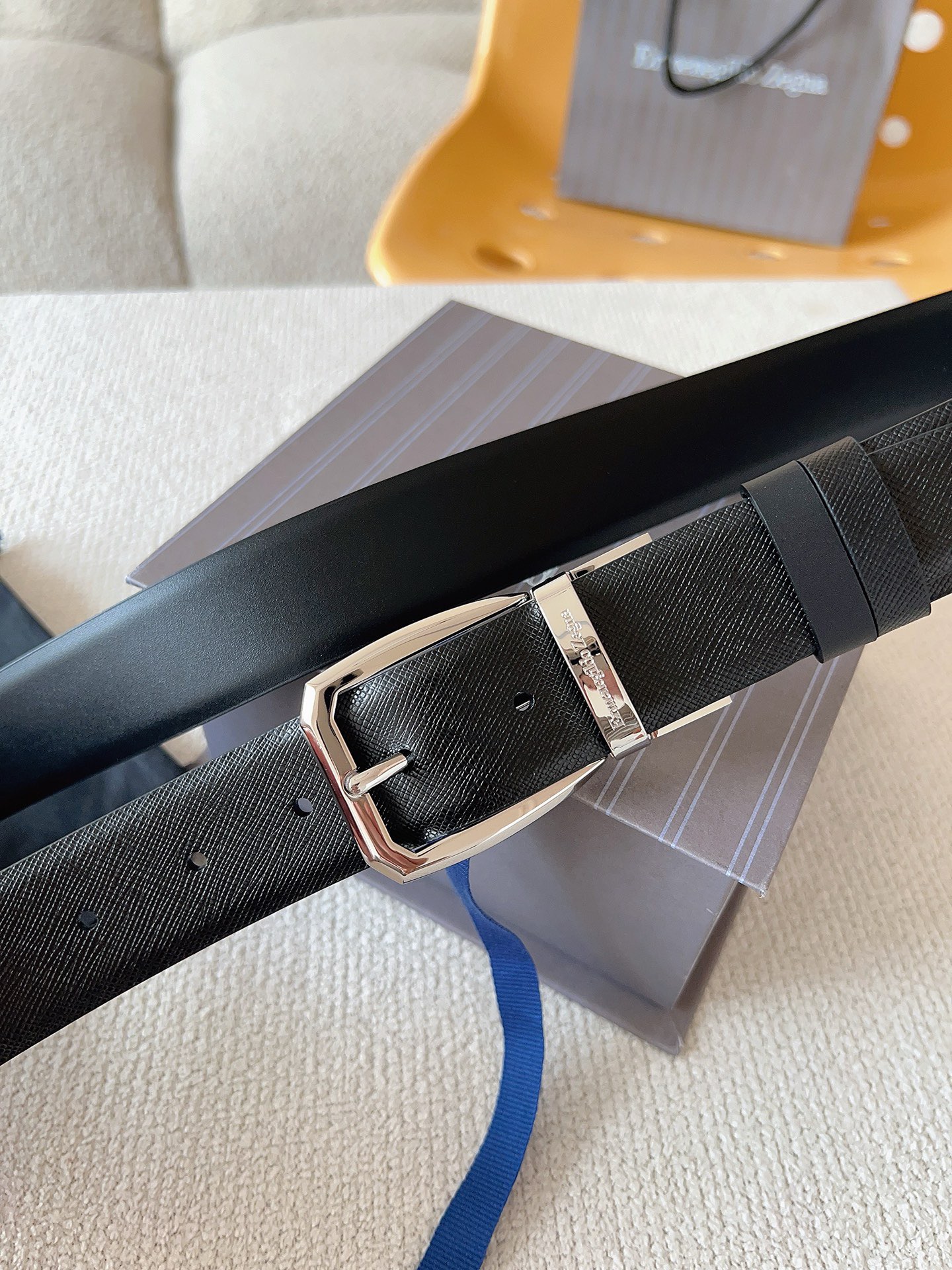 PRADA 프라다 FW2023 대형 송아지 가죽 토트백 12