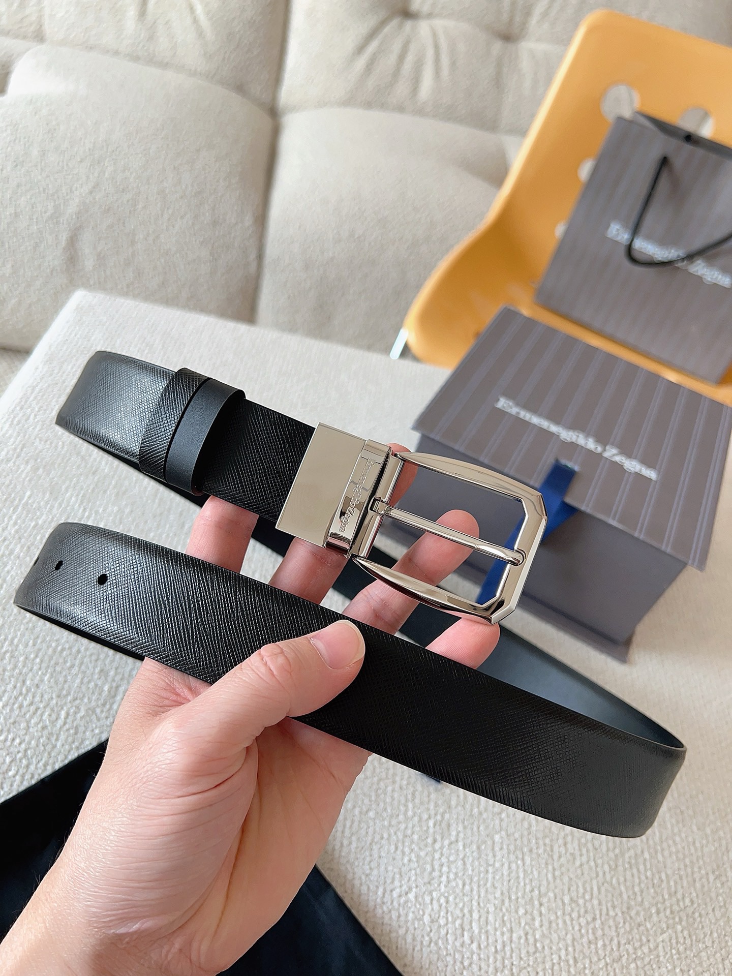 PRADA 프라다 FW2023 대형 송아지 가죽 토트백 1