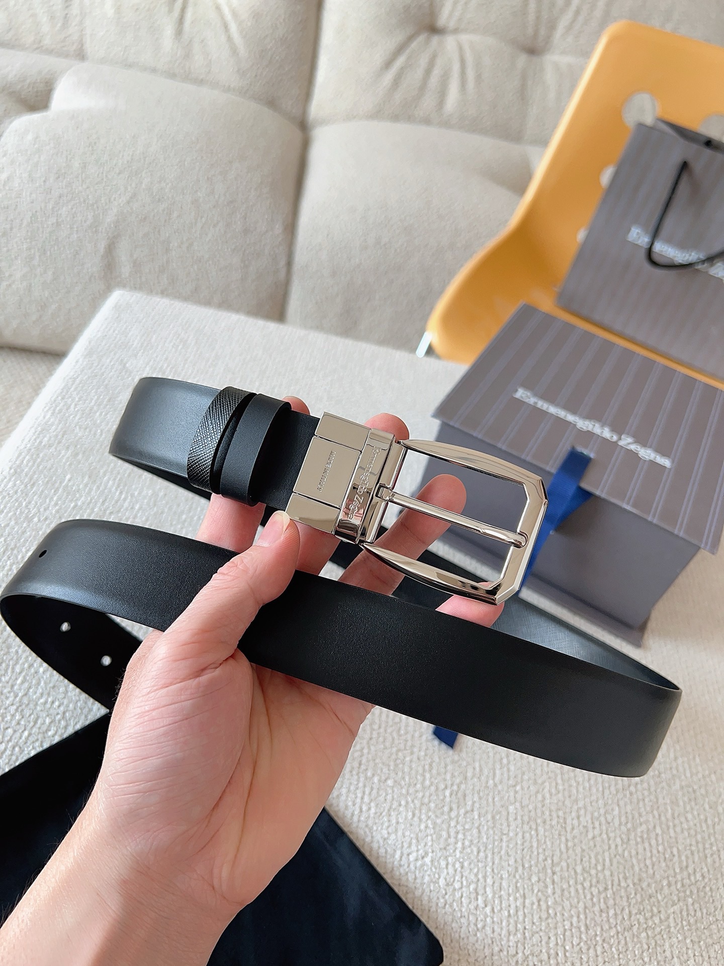 PRADA 프라다 FW2023 대형 송아지 가죽 토트백 2