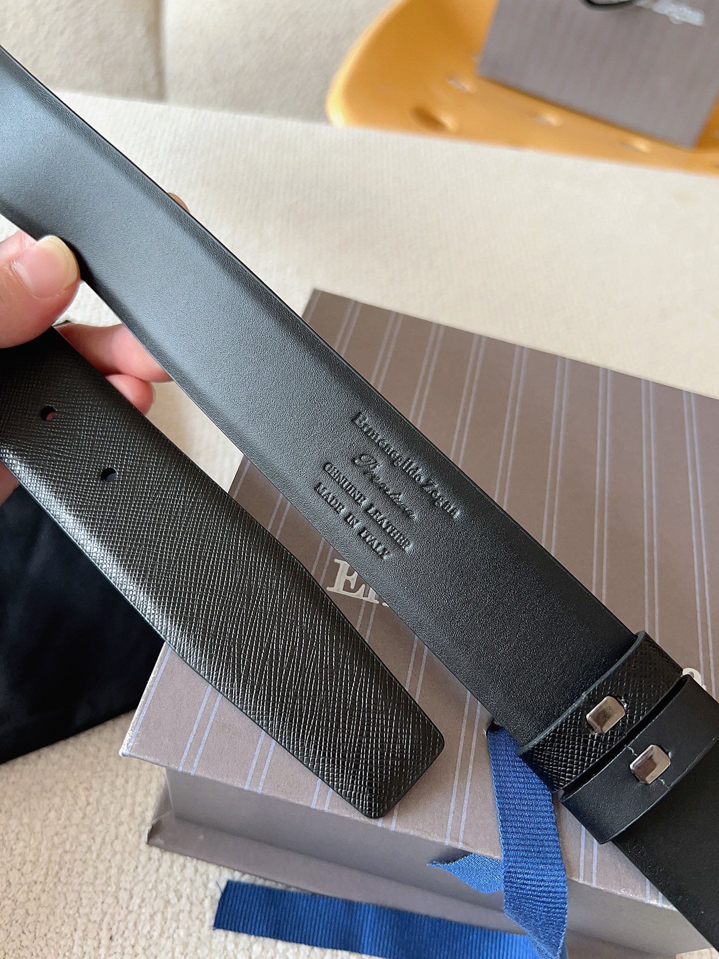 PRADA 프라다 FW2023 대형 송아지 가죽 토트백 4