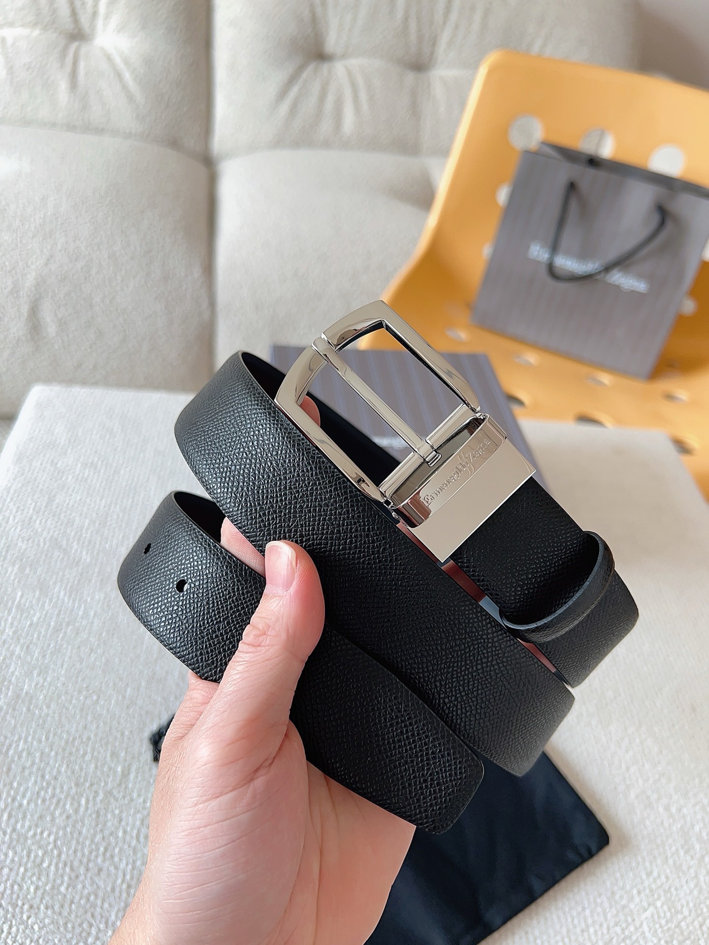 Zegna 제냐 블랙 소가죽 벨트 1