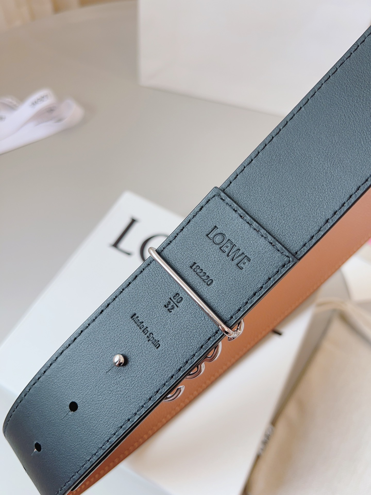 Loewe 로에베 양면 가죽 Anagram 버클 벨트 5