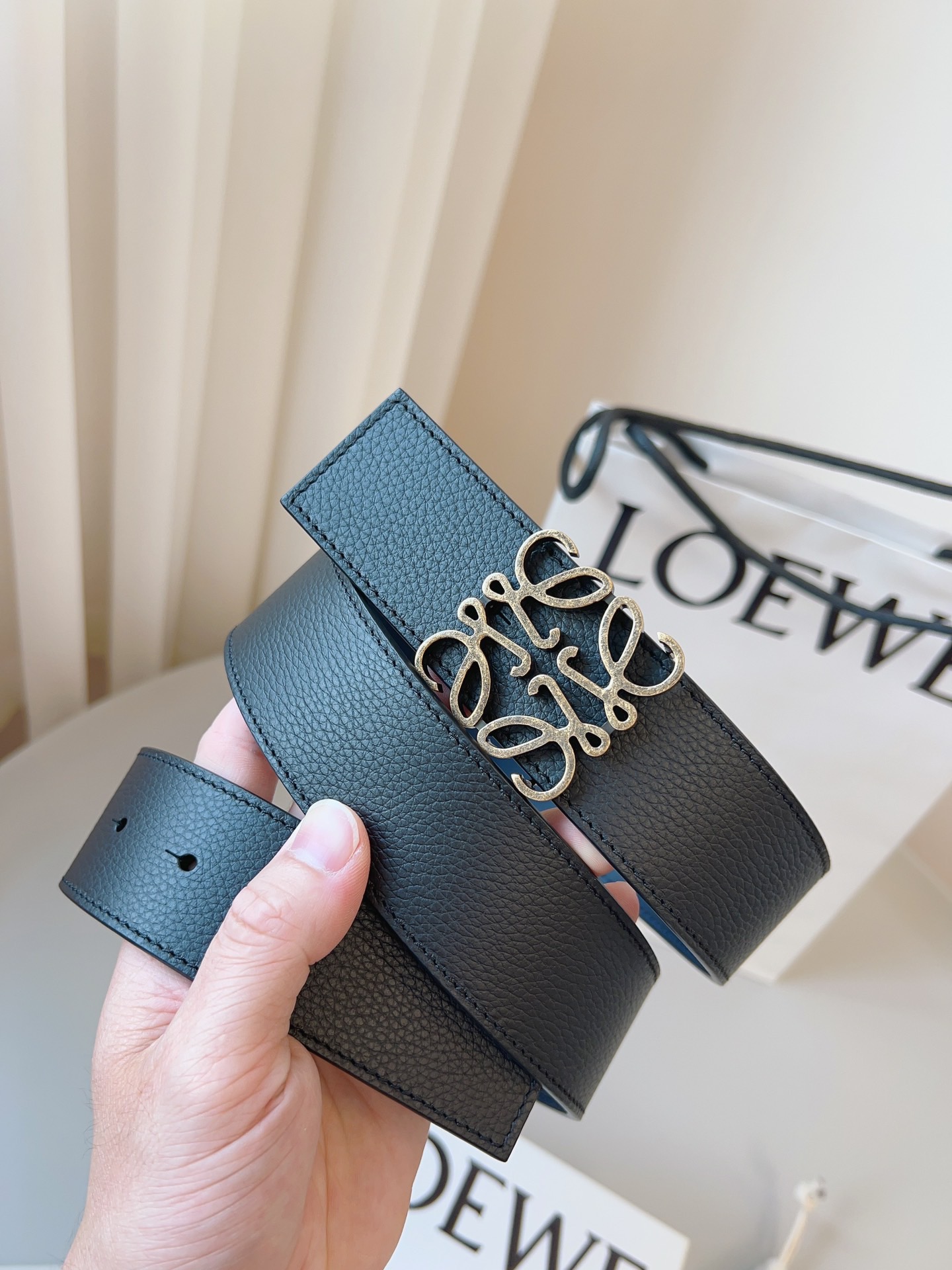 Loewe 로에베 양면 가죽 Anagram 버클 벨트 1