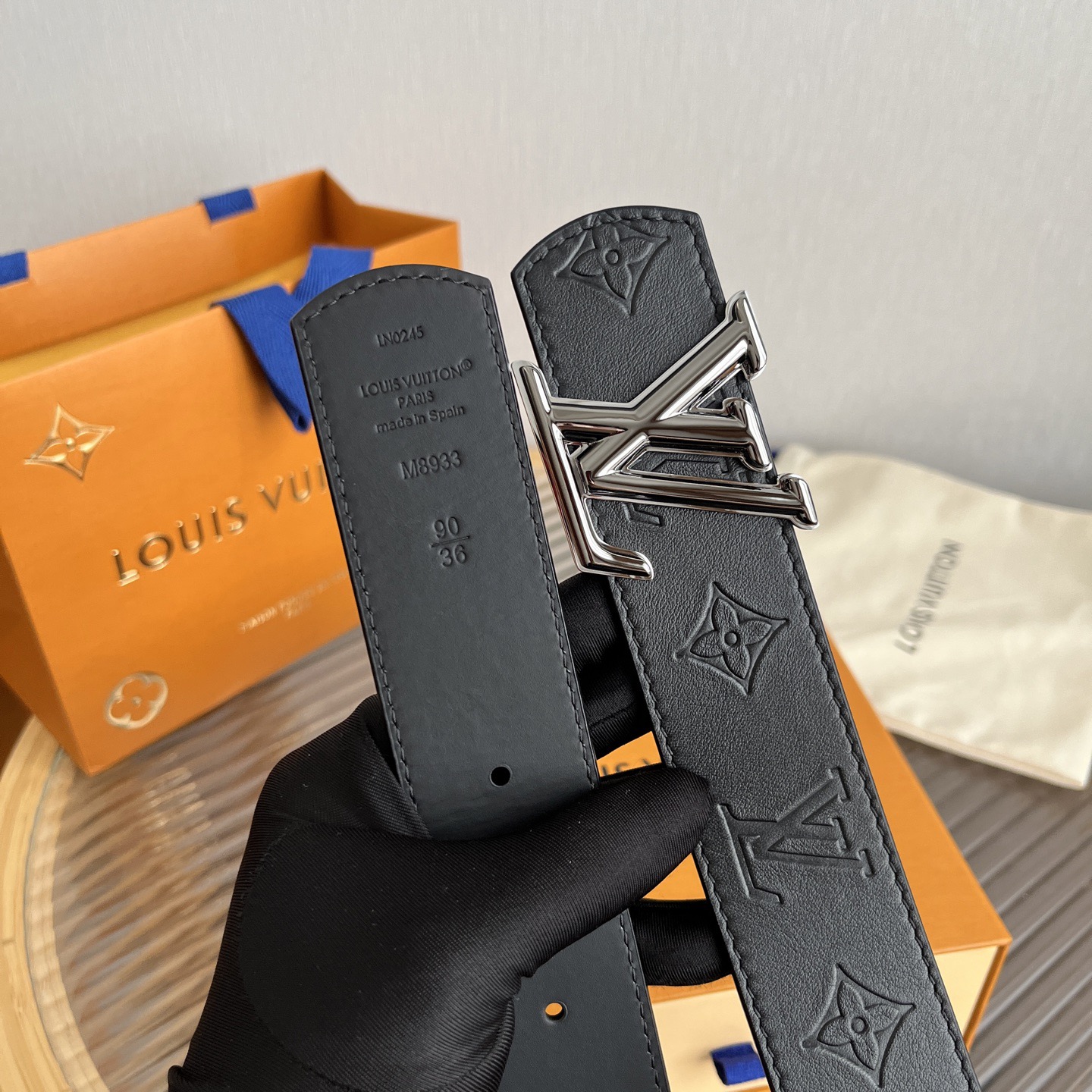 Ferragamo 살바토레 페라가모 FW2023 Gancini 잠금장치 토트백 10