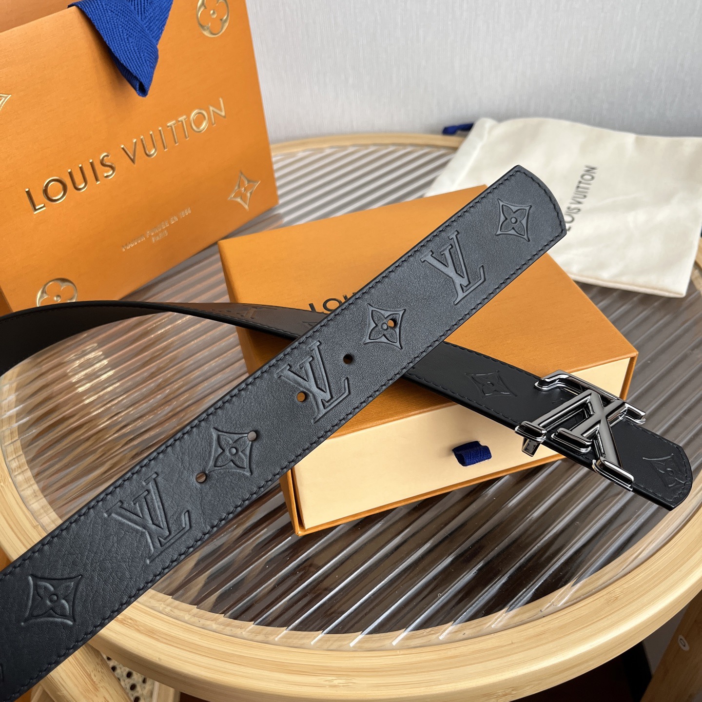 Ferragamo 살바토레 페라가모 FW2023 Gancini 잠금장치 토트백 12