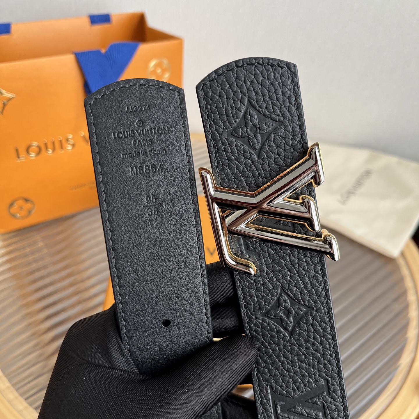 FERRAGAMO 살바토레 페라가모 SS2023 Gancini 버킷백 4