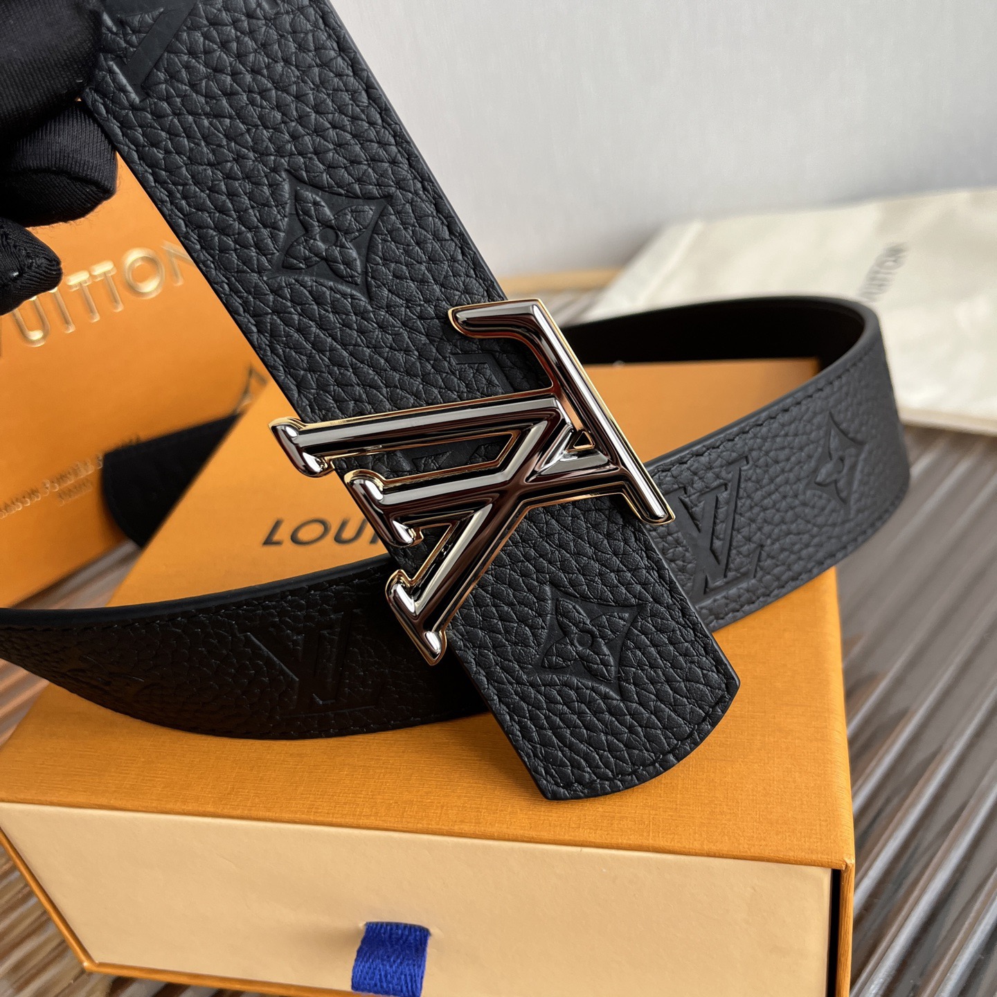 FERRAGAMO 살바토레 페라가모 SS2023 Gancini 버킷백 8