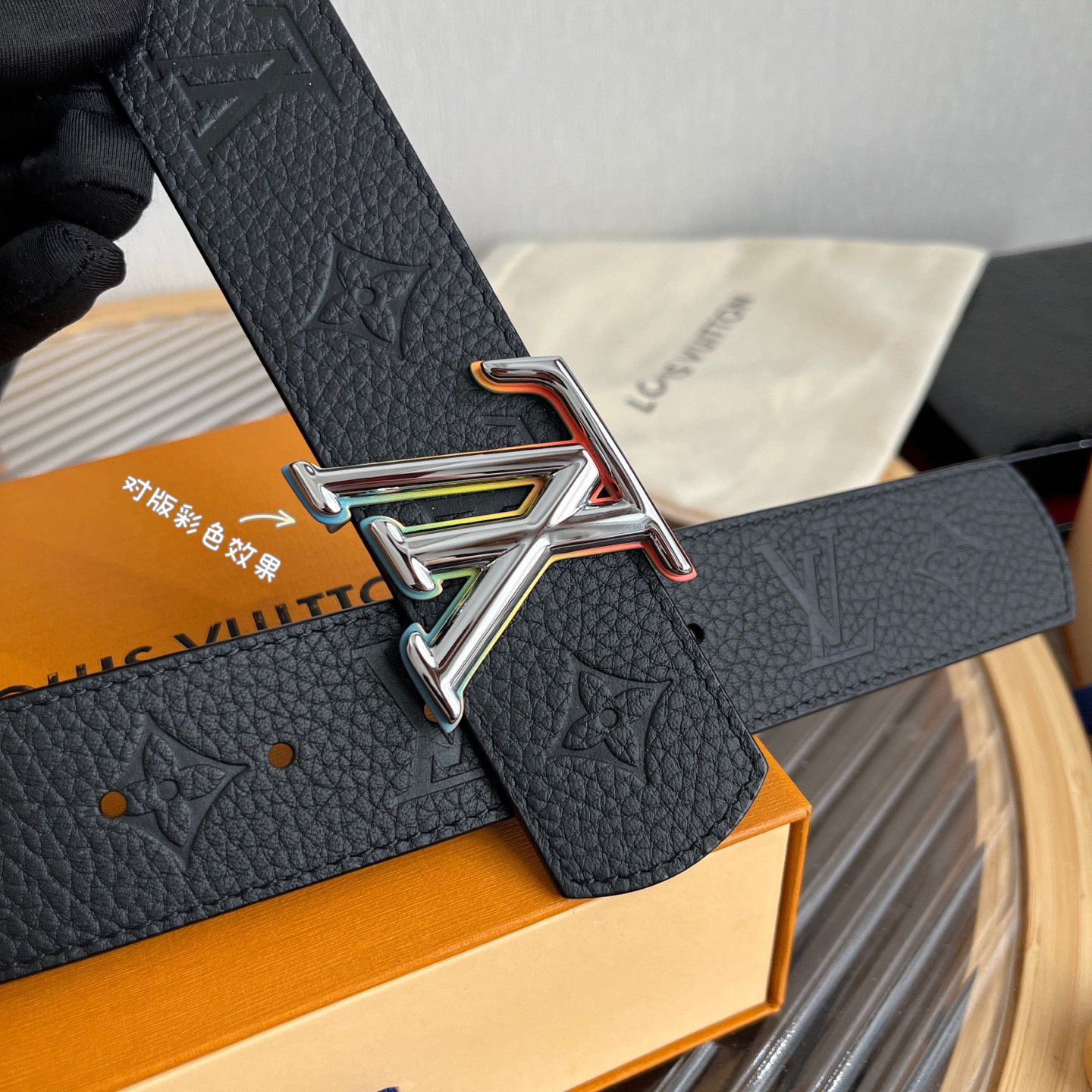 FERRAGAMO 살바토레 페라가모 SS2023 Gancini 버킷백 12