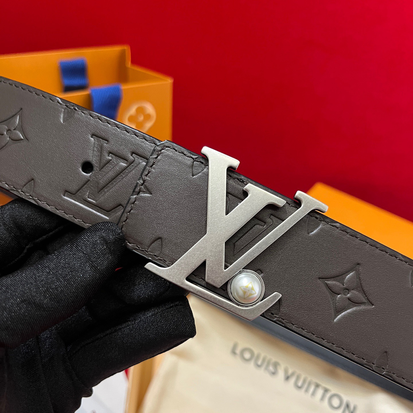 Louis Vuitton 루이비통 루이 비통 남성 진주 장식 모노그램 가죽 벨트 2