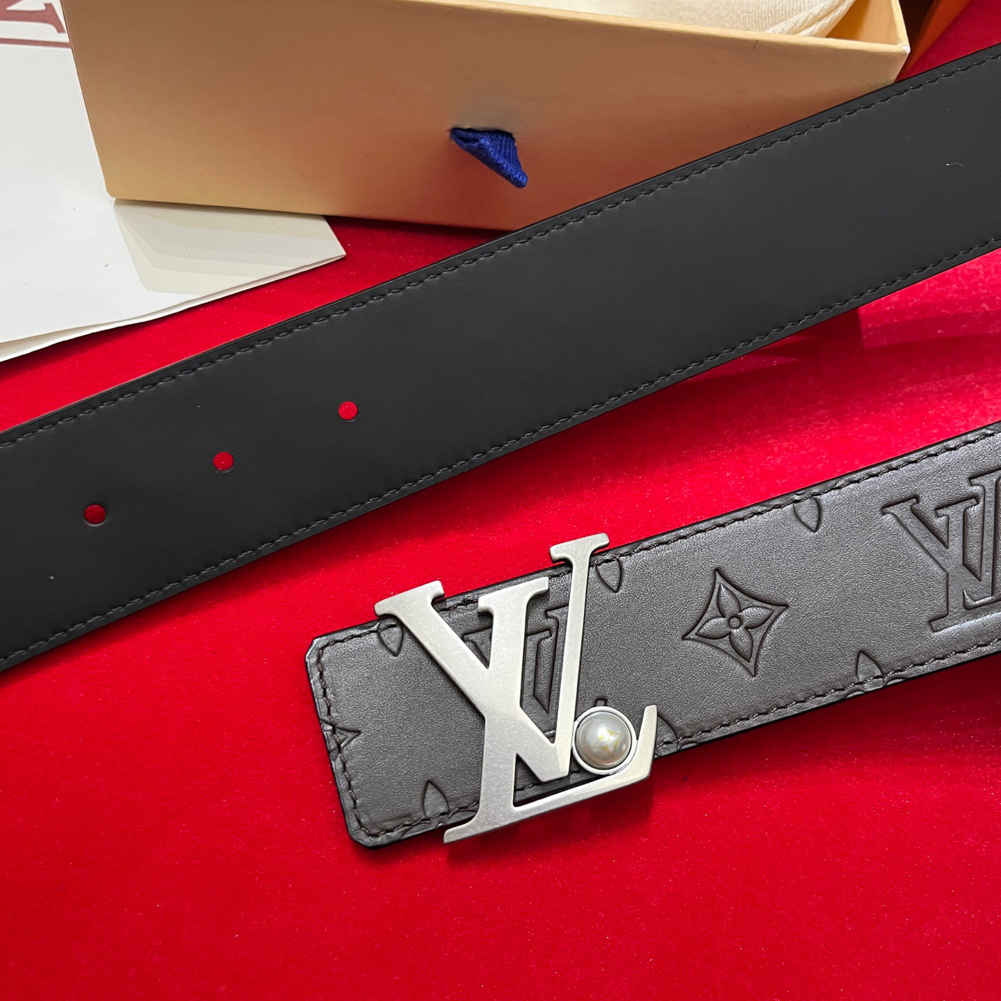 Louis Vuitton 루이비통 루이 비통 남성 진주 장식 모노그램 가죽 벨트 6