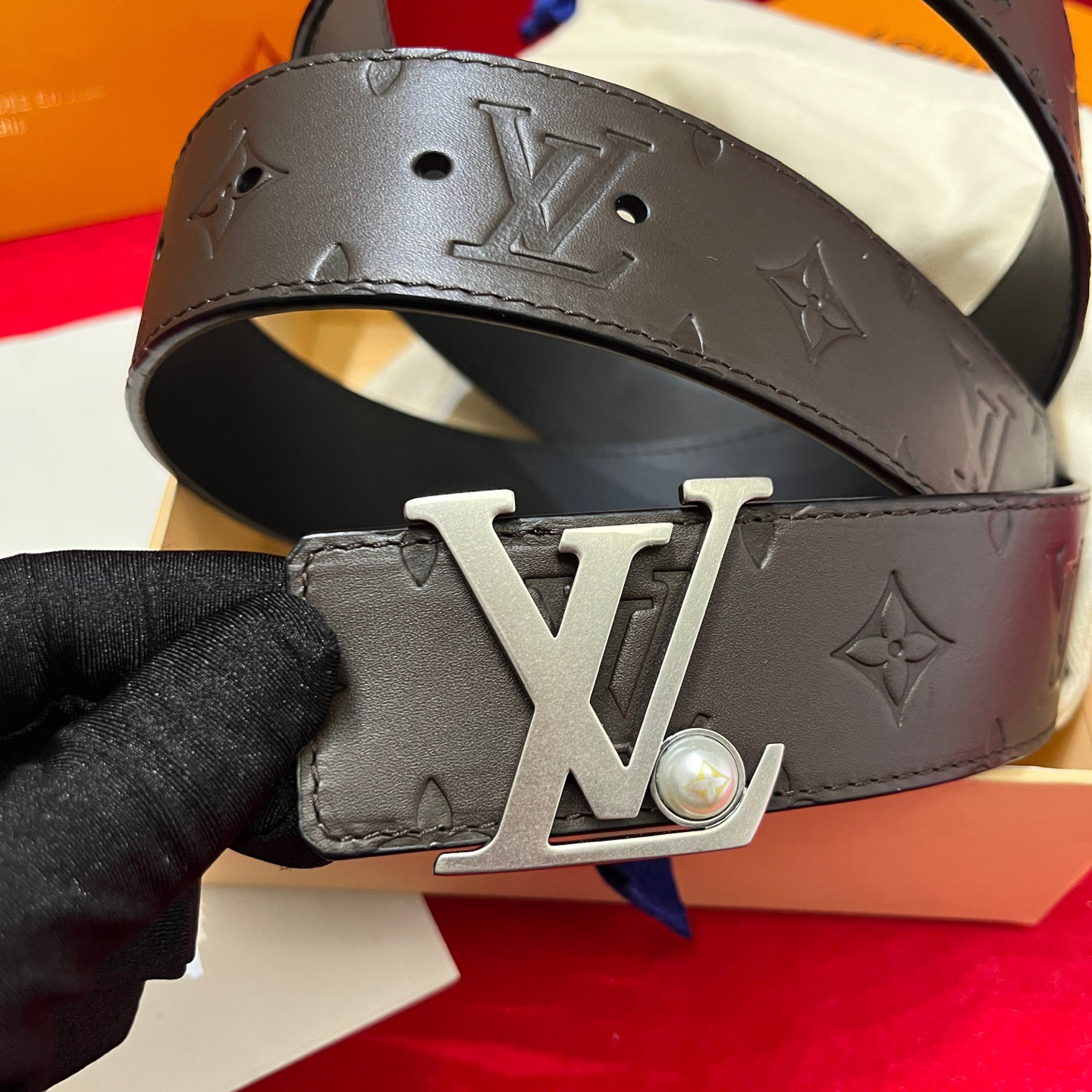 Louis Vuitton 루이비통 루이 비통 남성 진주 장식 모노그램 가죽 벨트 8