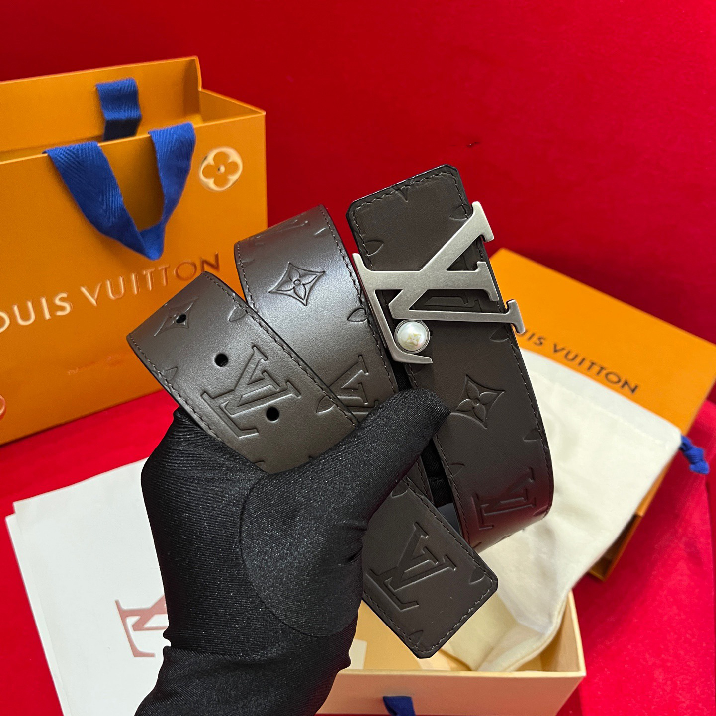 Louis Vuitton 루이비통 루이 비통 남성 진주 장식 모노그램 가죽 벨트 9