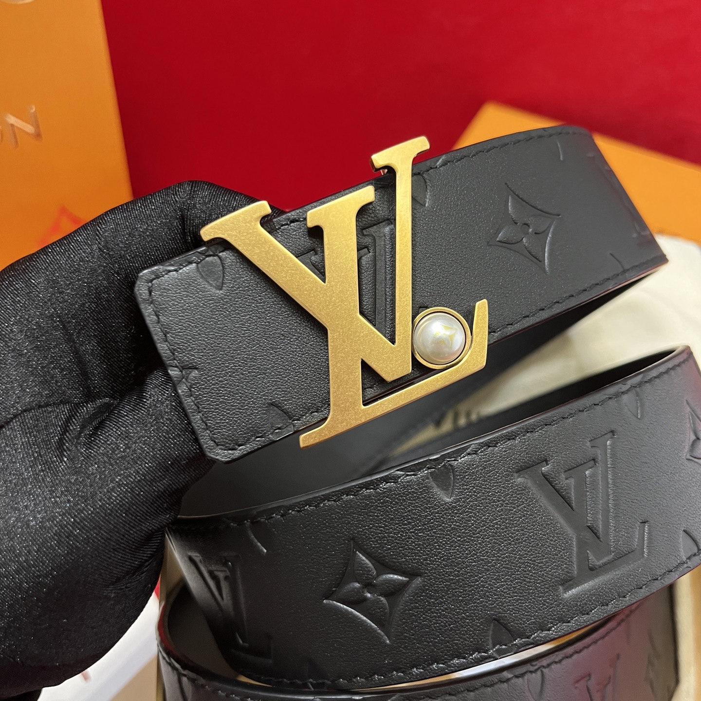 Louis Vuitton 루이비통 루이 비통 남성 진주 장식 모노그램 가죽 벨트 2