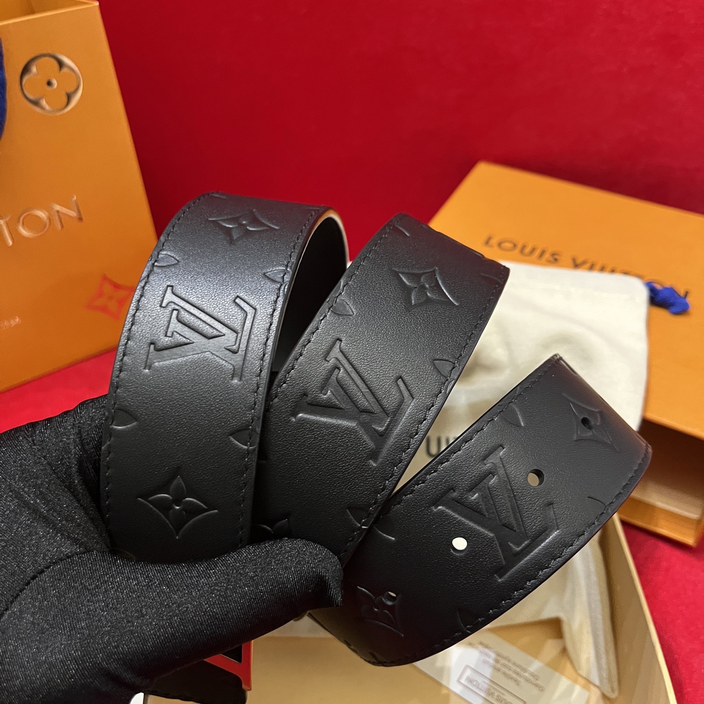 Louis Vuitton 루이비통 루이 비통 남성 진주 장식 모노그램 가죽 벨트 3