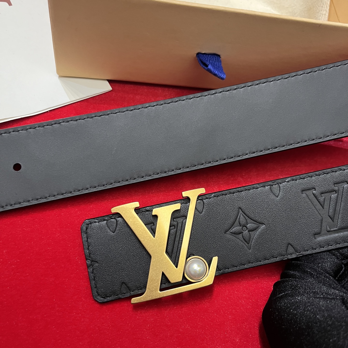 Louis Vuitton 루이비통 루이 비통 남성 진주 장식 모노그램 가죽 벨트 6