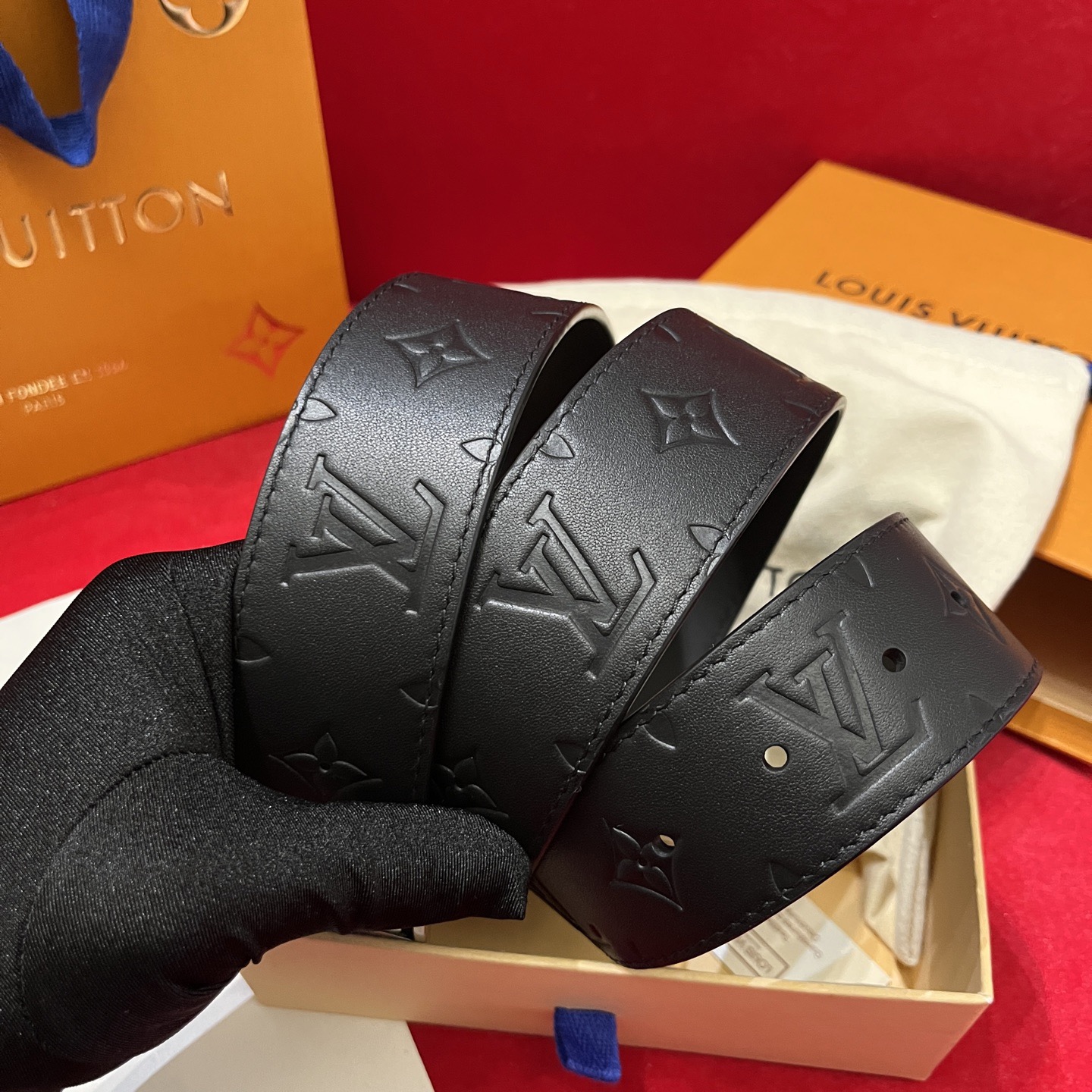 Louis Vuitton 루이비통 루이 비통 남성 진주 장식 모노그램 가죽 벨트 3