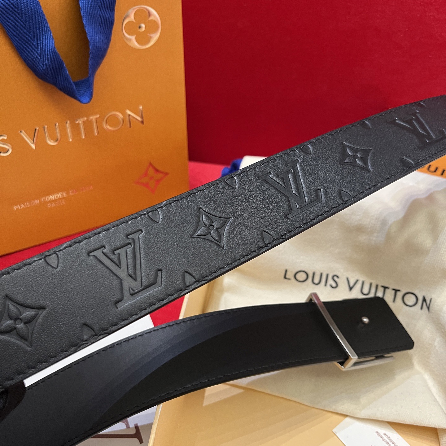 Louis Vuitton 루이비통 루이 비통 남성 진주 장식 모노그램 가죽 벨트 4