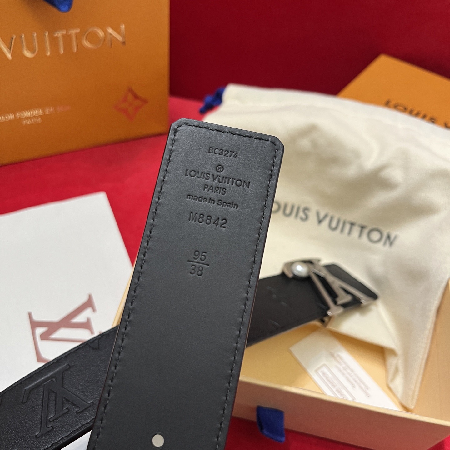 Louis Vuitton 루이비통 루이 비통 남성 진주 장식 모노그램 가죽 벨트 5