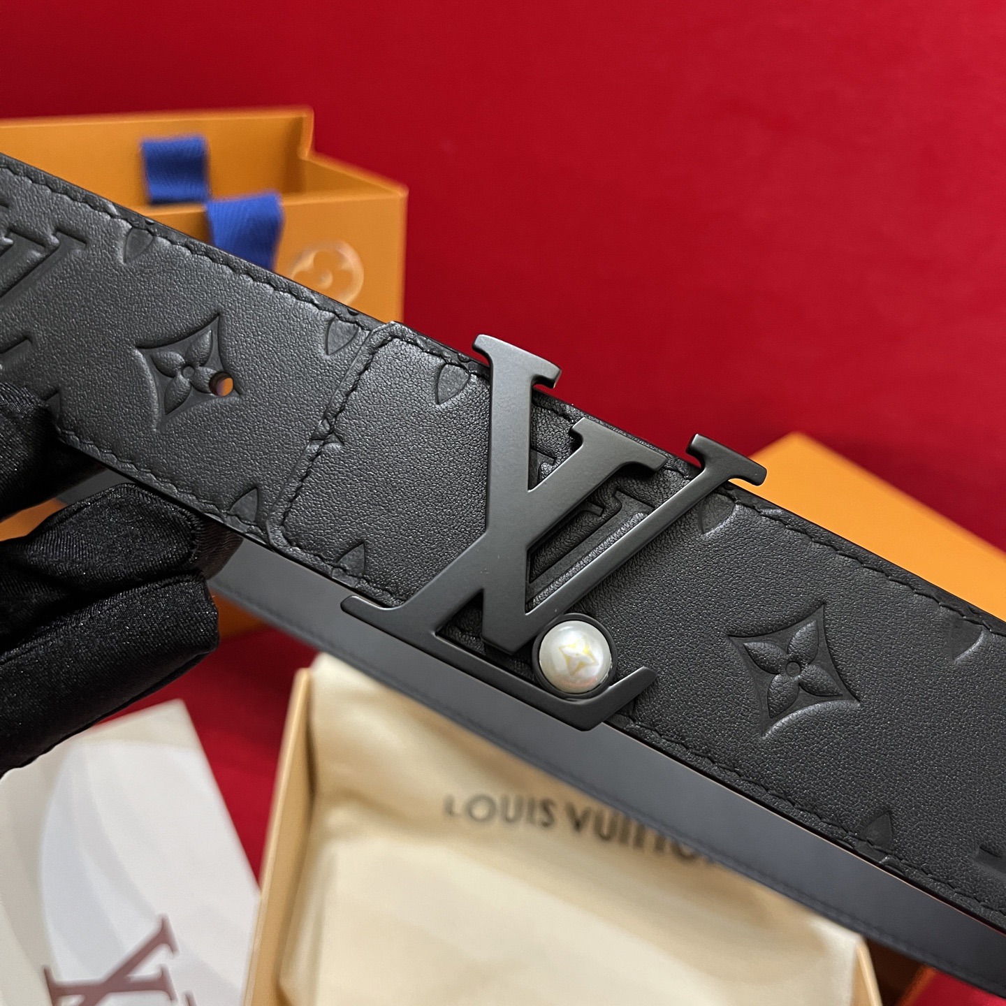 Louis Vuitton 루이비통 루이 비통 남성 진주 장식 모노그램 가죽 벨트 2