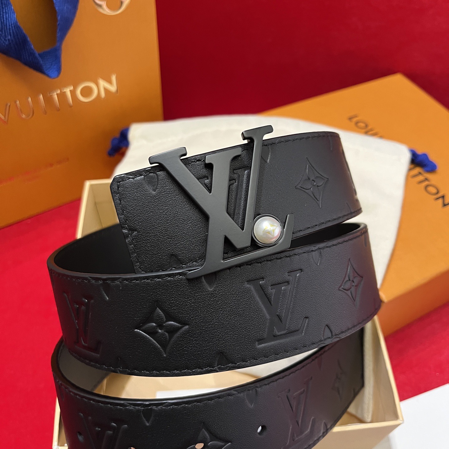 Louis Vuitton 루이비통 루이 비통 남성 진주 장식 모노그램 가죽 벨트 4