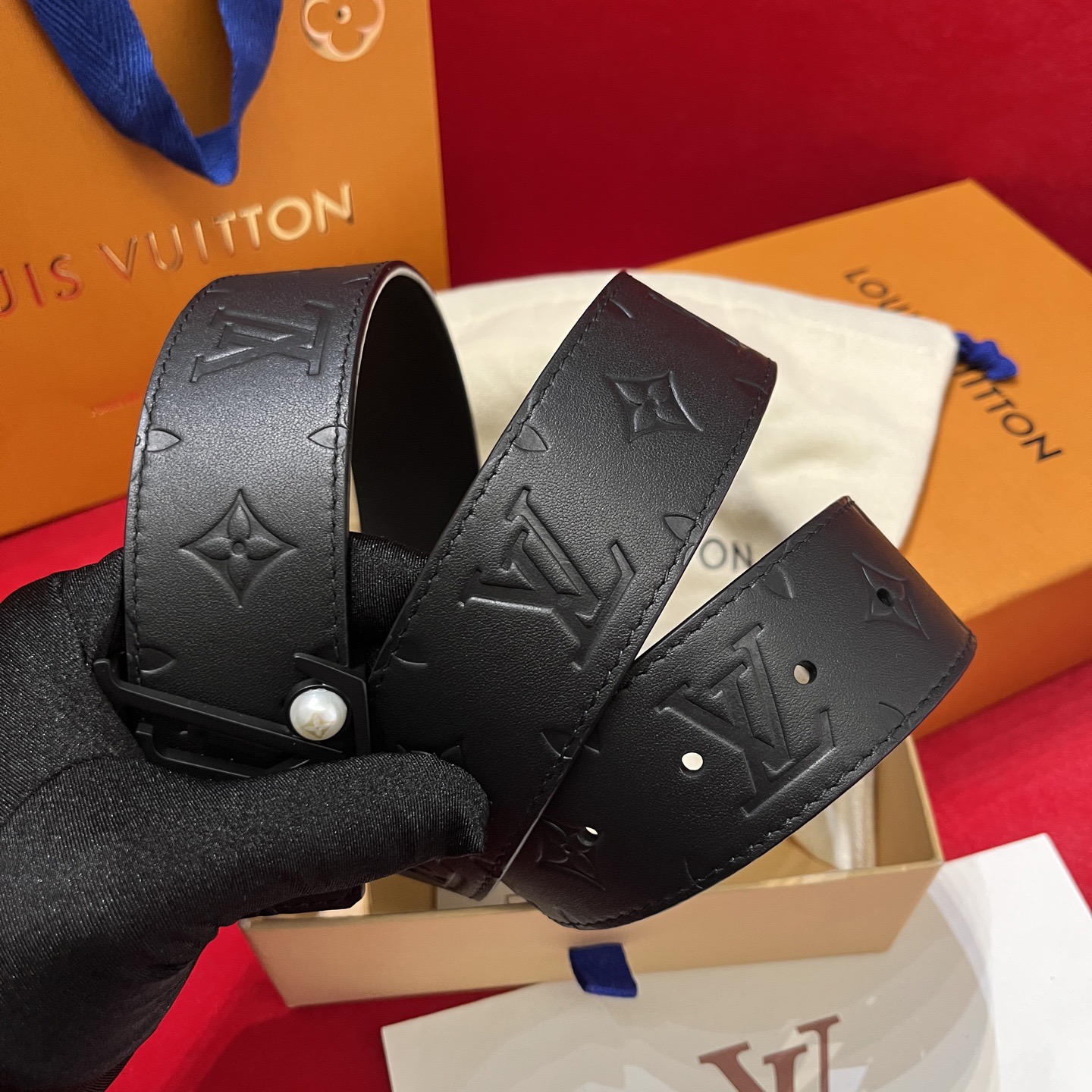 Louis Vuitton 루이비통 루이 비통 남성 진주 장식 모노그램 가죽 벨트 5