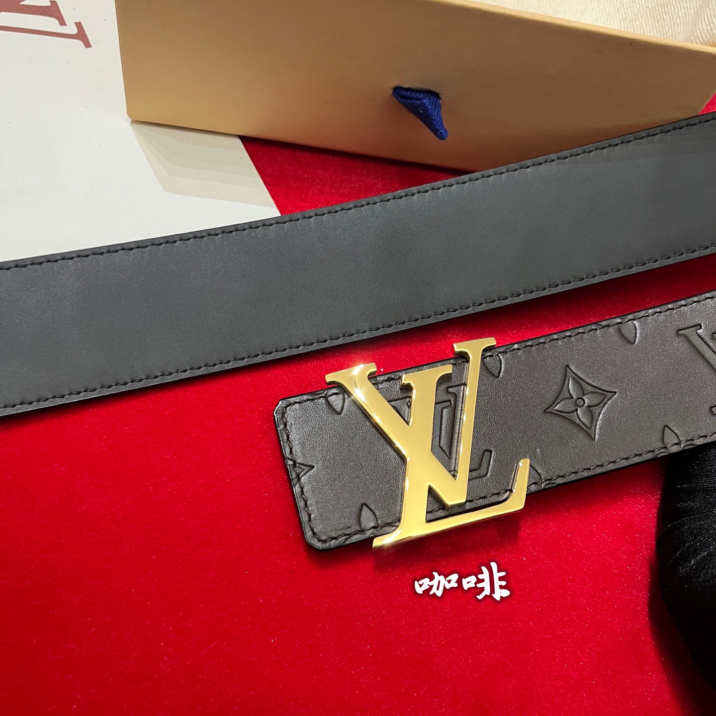 Louis Vuitton 루이비통 루이 비통 남성 진주 장식 모노그램 가죽 벨트 4