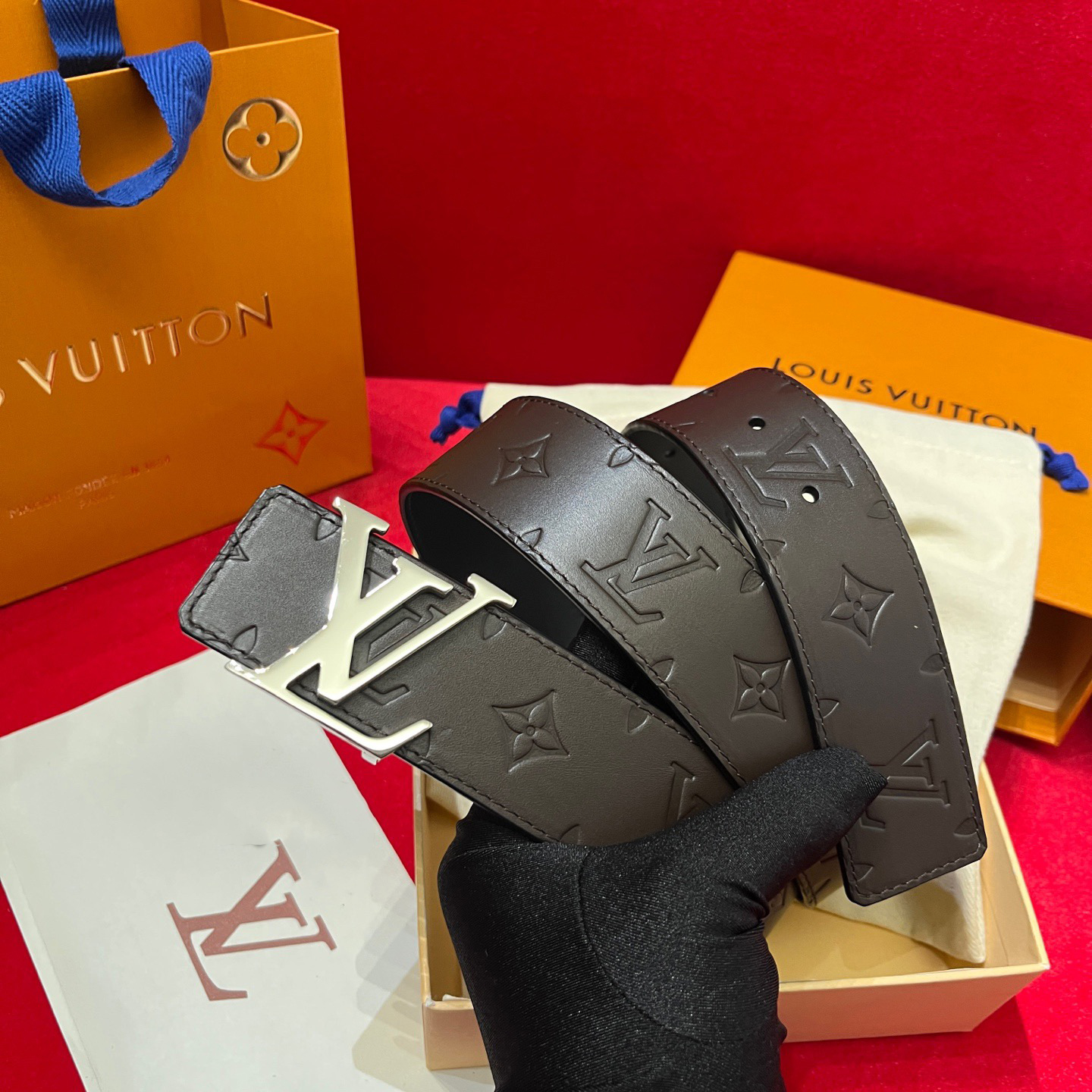 Louis Vuitton 루이비통 루이 비통 남성 진주 장식 모노그램 가죽 벨트 9