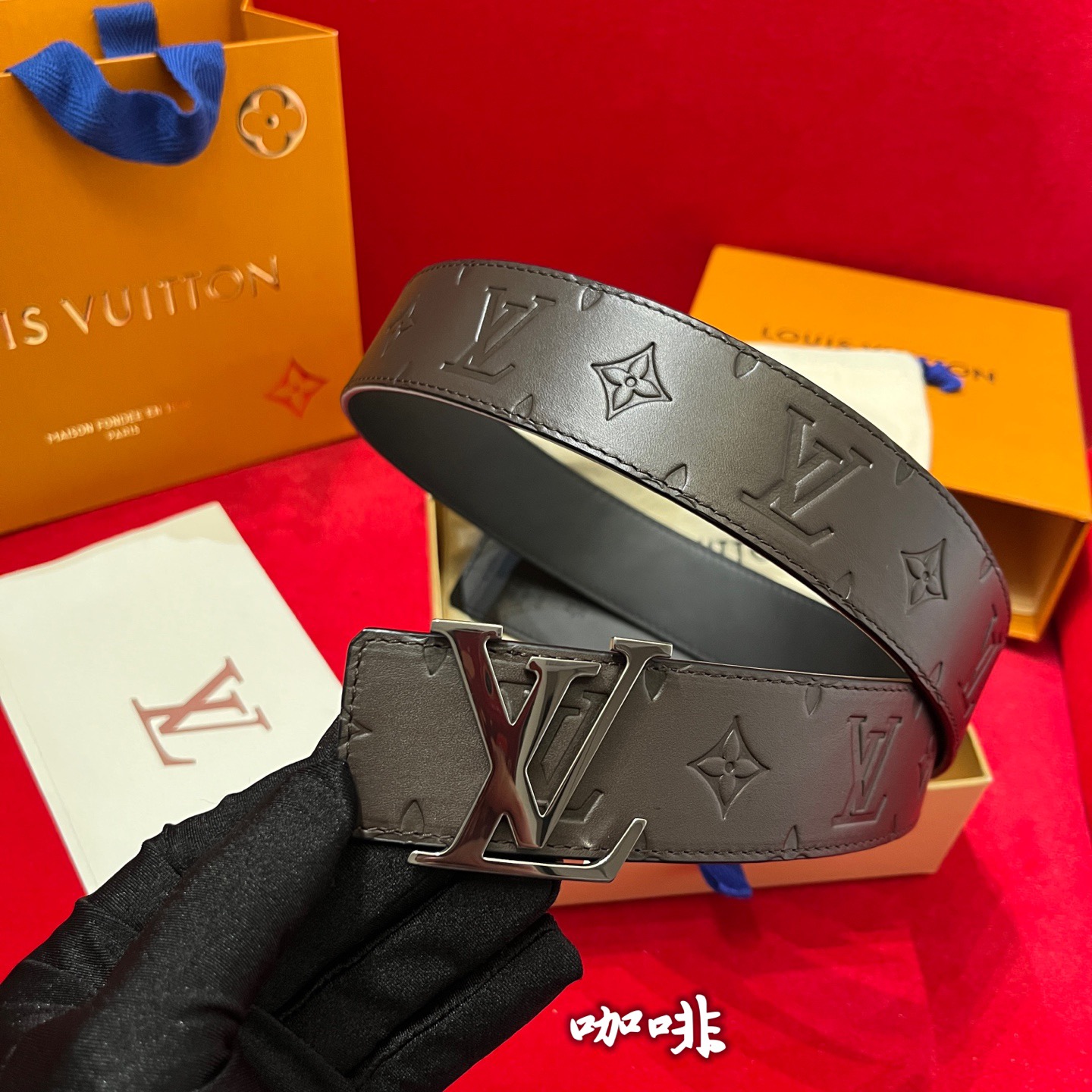 Louis Vuitton 루이비통 루이 비통 남성 진주 장식 모노그램 가죽 벨트 1