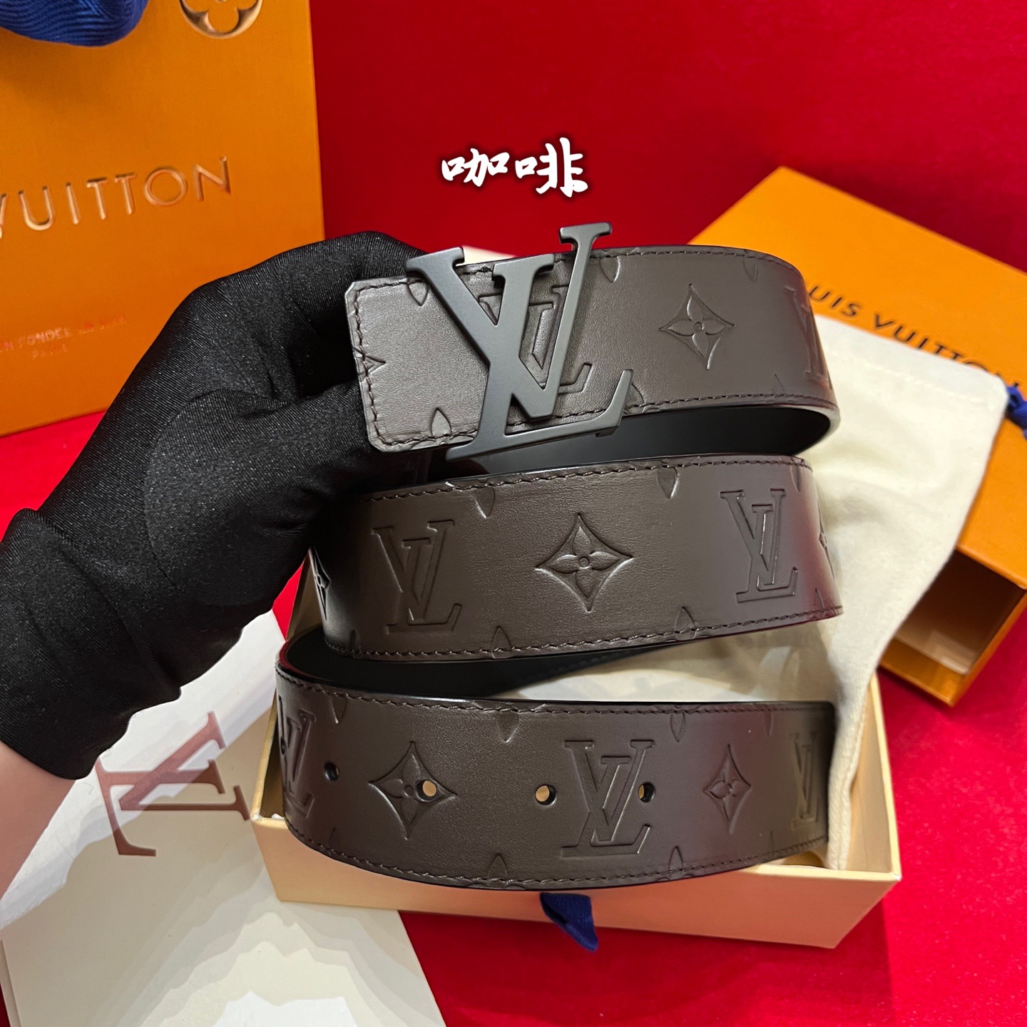 Louis Vuitton 루이비통 루이 비통 남성 진주 장식 모노그램 가죽 벨트 9