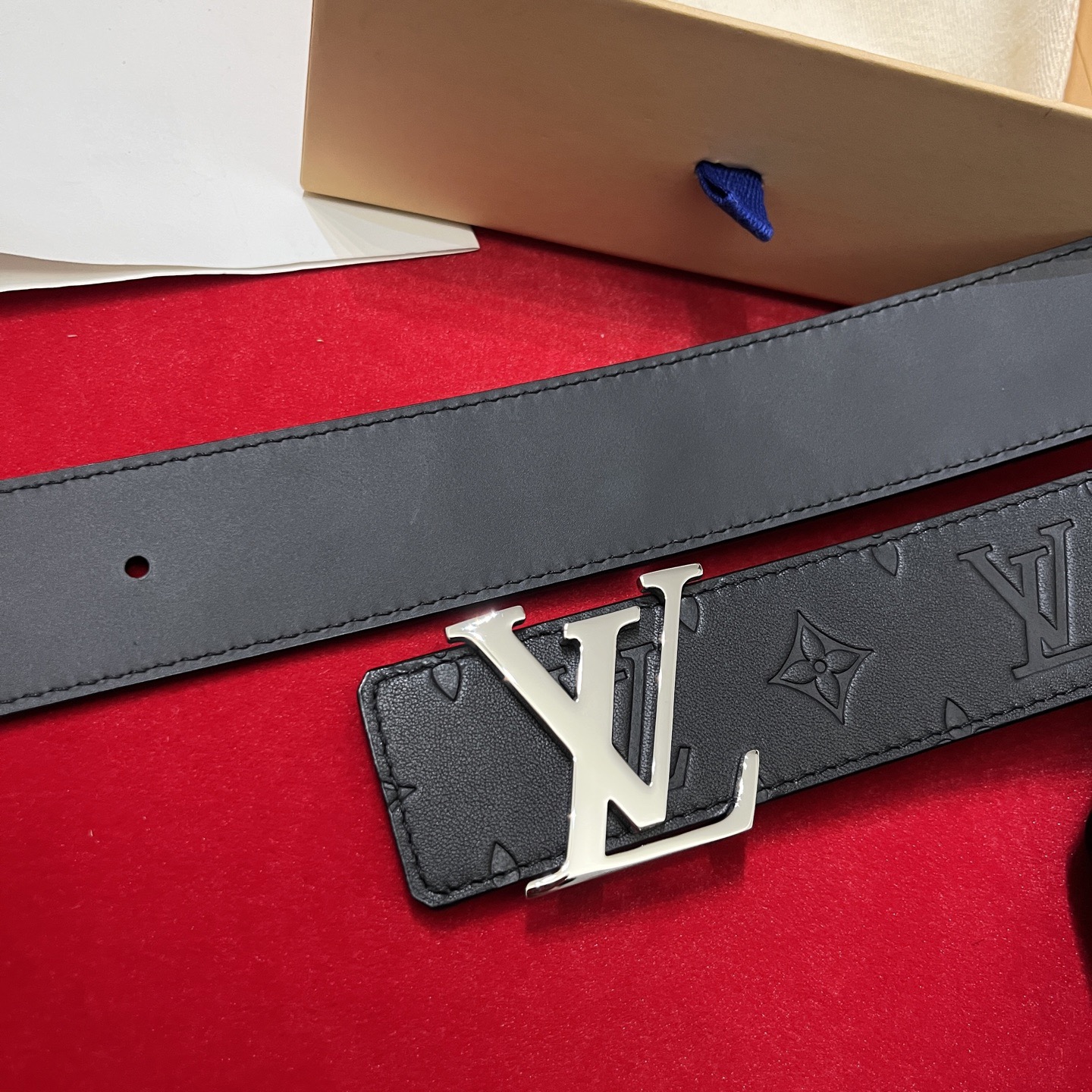 Louis Vuitton 루이비통 루이 비통 남성 진주 장식 모노그램 가죽 벨트 3