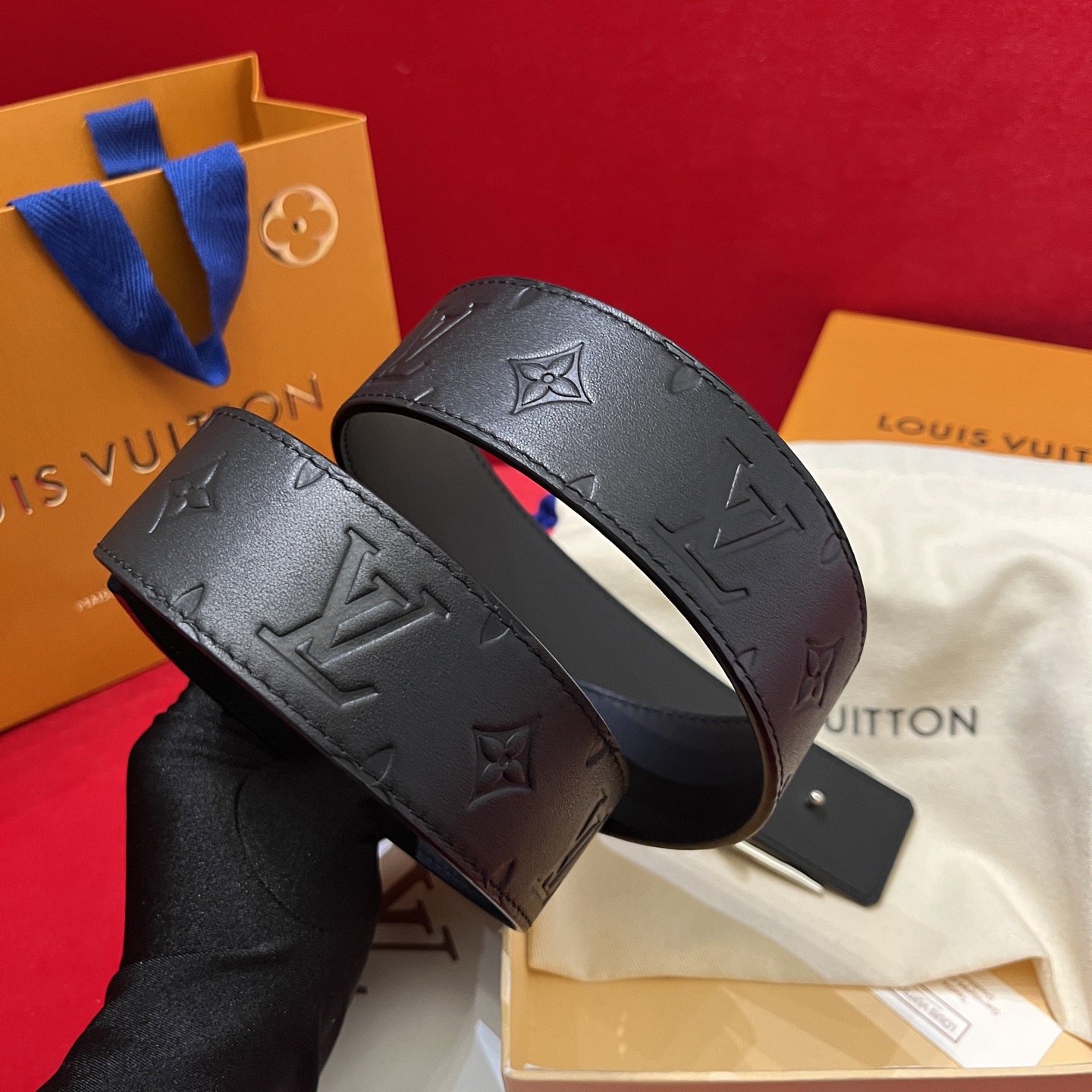 Louis Vuitton 루이비통 루이 비통 남성 진주 장식 모노그램 가죽 벨트 4