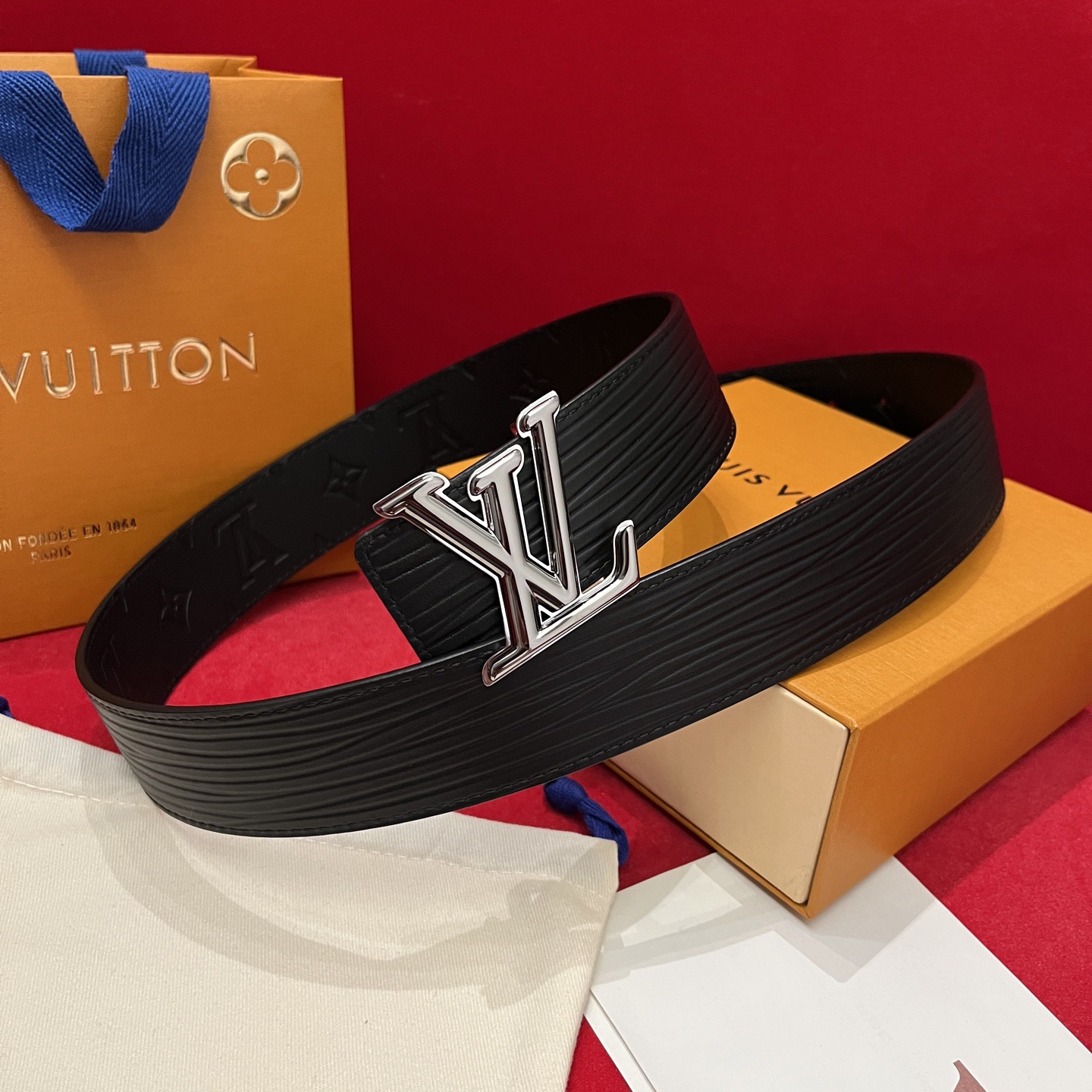 Louis Vuitton 루이비통 루이 비통 남성 양면 소가죽 벨트 1