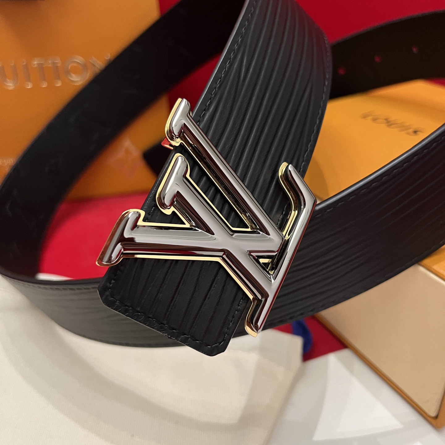 Louis Vuitton 루이비통 루이 비통 남성 양면 소가죽 벨트 2