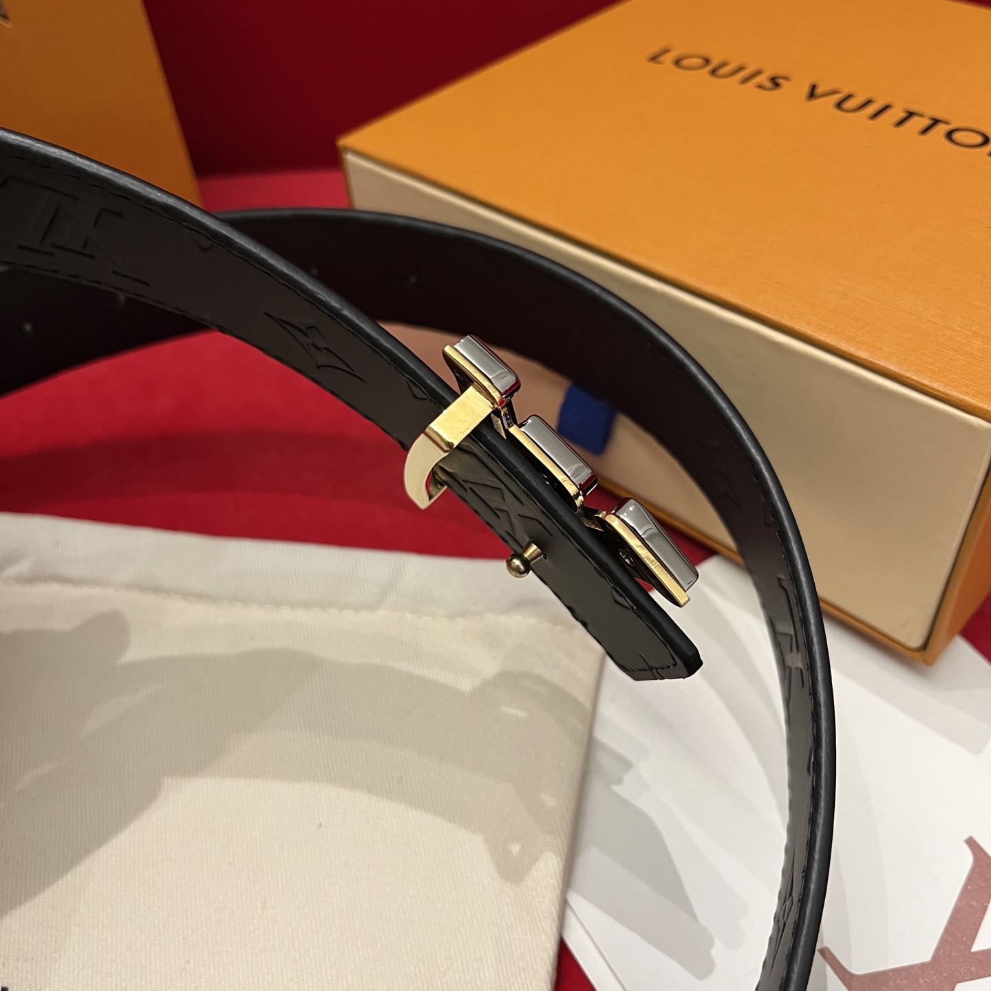 Louis Vuitton 루이비통 루이 비통 남성 양면 소가죽 벨트 4