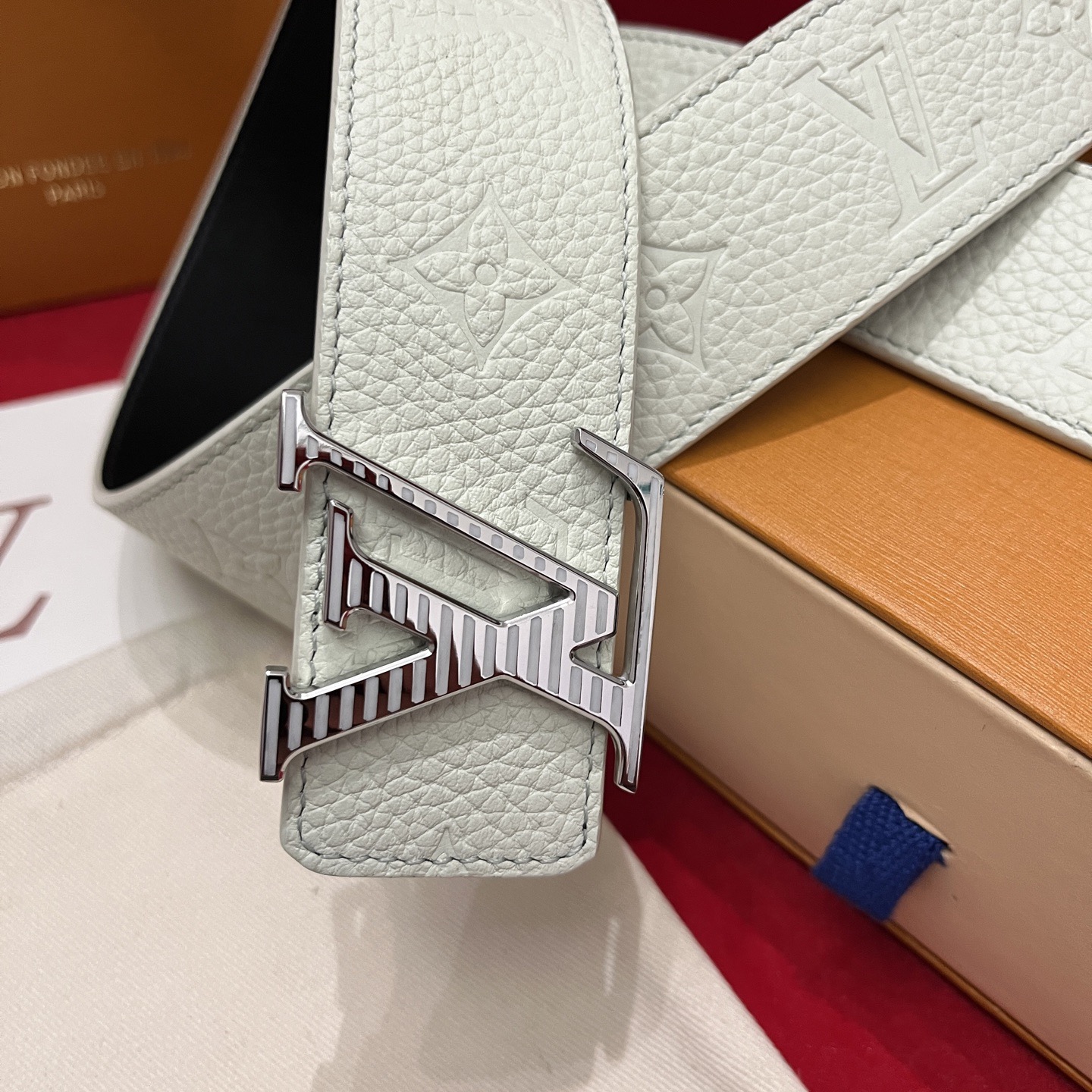 Louis Vuitton 루이비통 루이 비통 토고 패턴 모노그램 남성 가죽 벨트 2