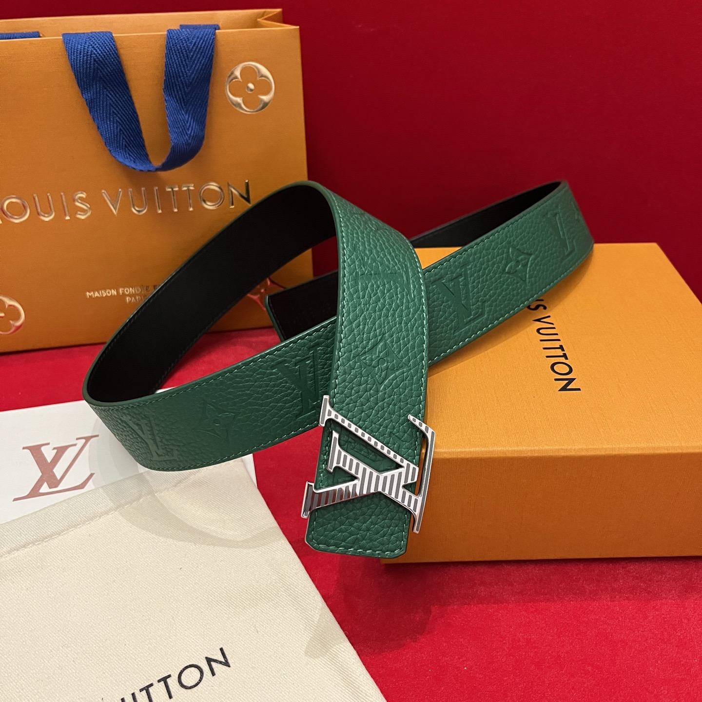 Louis Vuitton 루이비통 루이 비통 토고 패턴 모노그램 남성 가죽 벨트 1