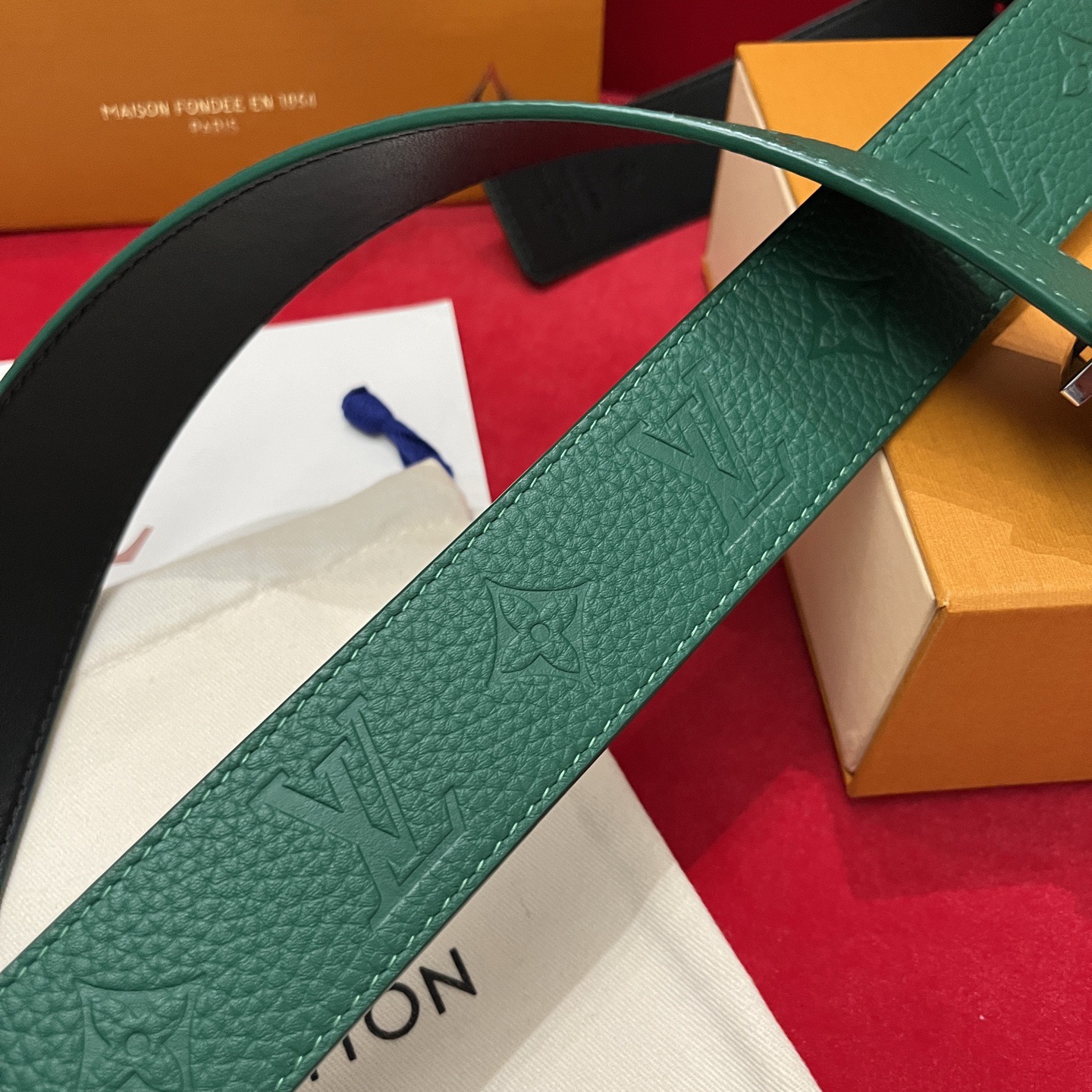 Louis Vuitton 루이비통 루이 비통 토고 패턴 모노그램 남성 가죽 벨트 3