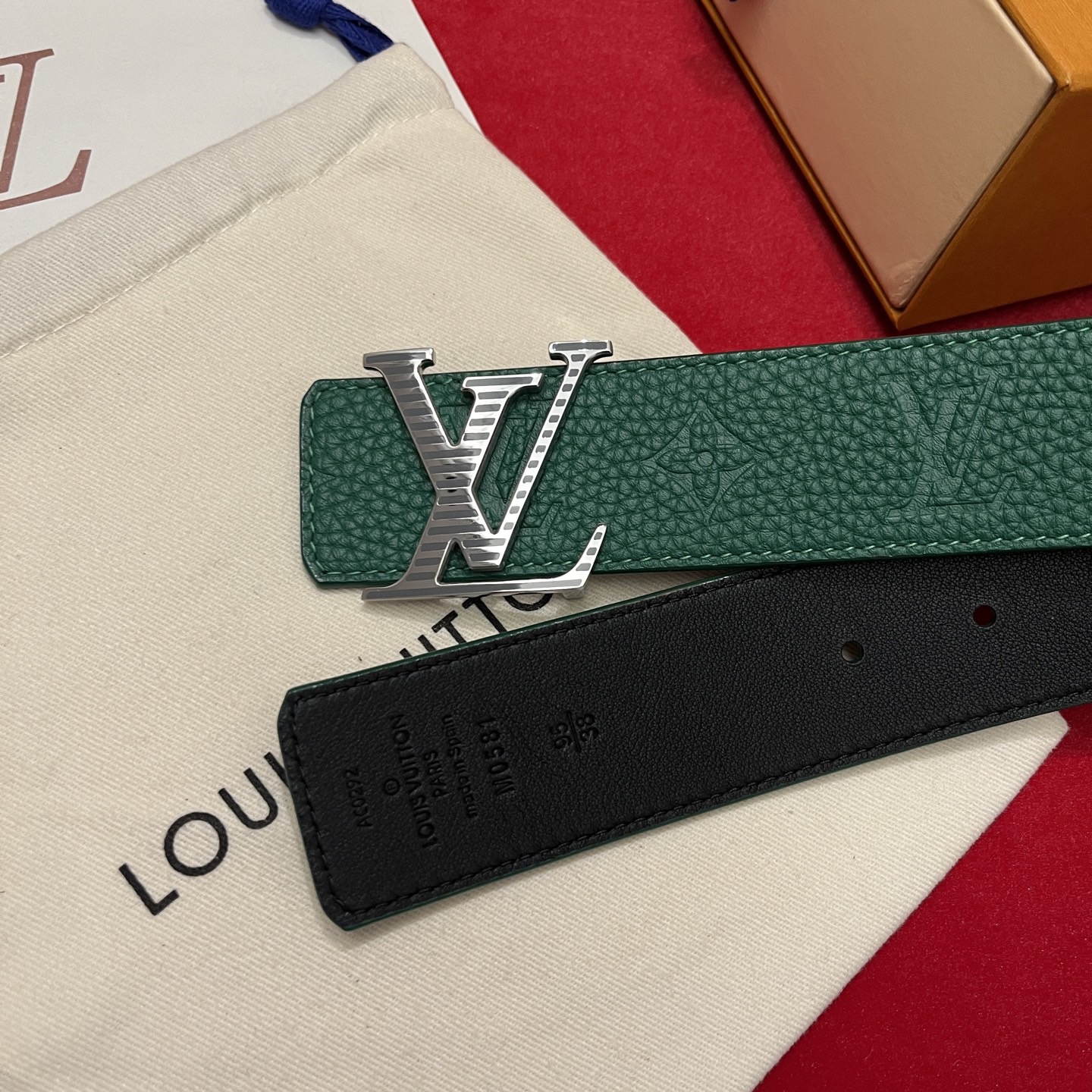 Louis Vuitton 루이비통 루이 비통 토고 패턴 모노그램 남성 가죽 벨트 4