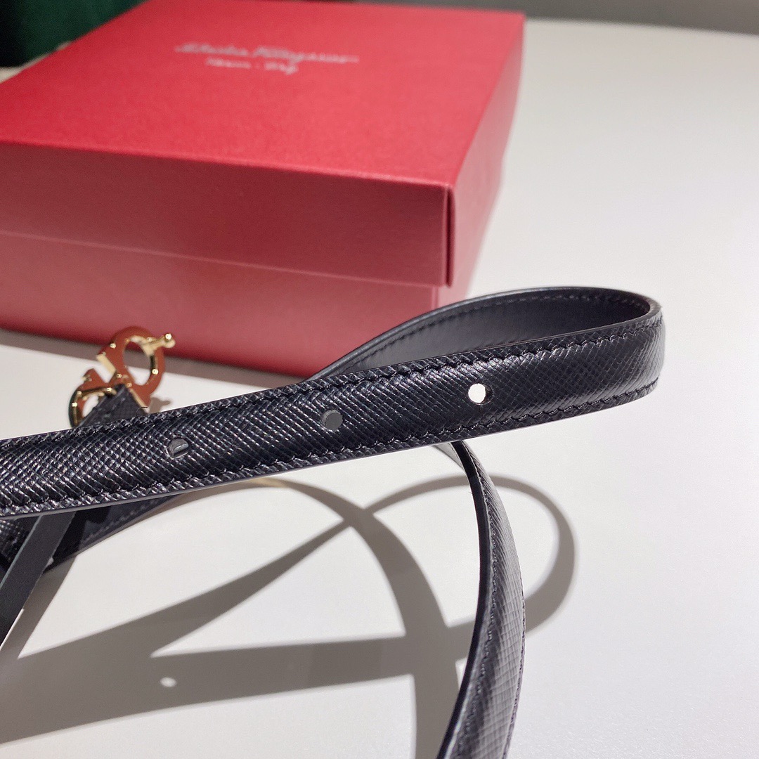 FERRAGAMO 페레가모 FW2023 HUG 나파 가죽 토트백 1