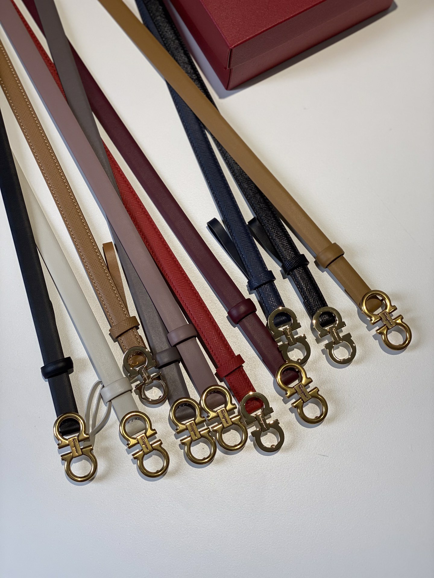 FERRAGAMO 페레가모 FW2023 HUG 나파 가죽 토트백 5