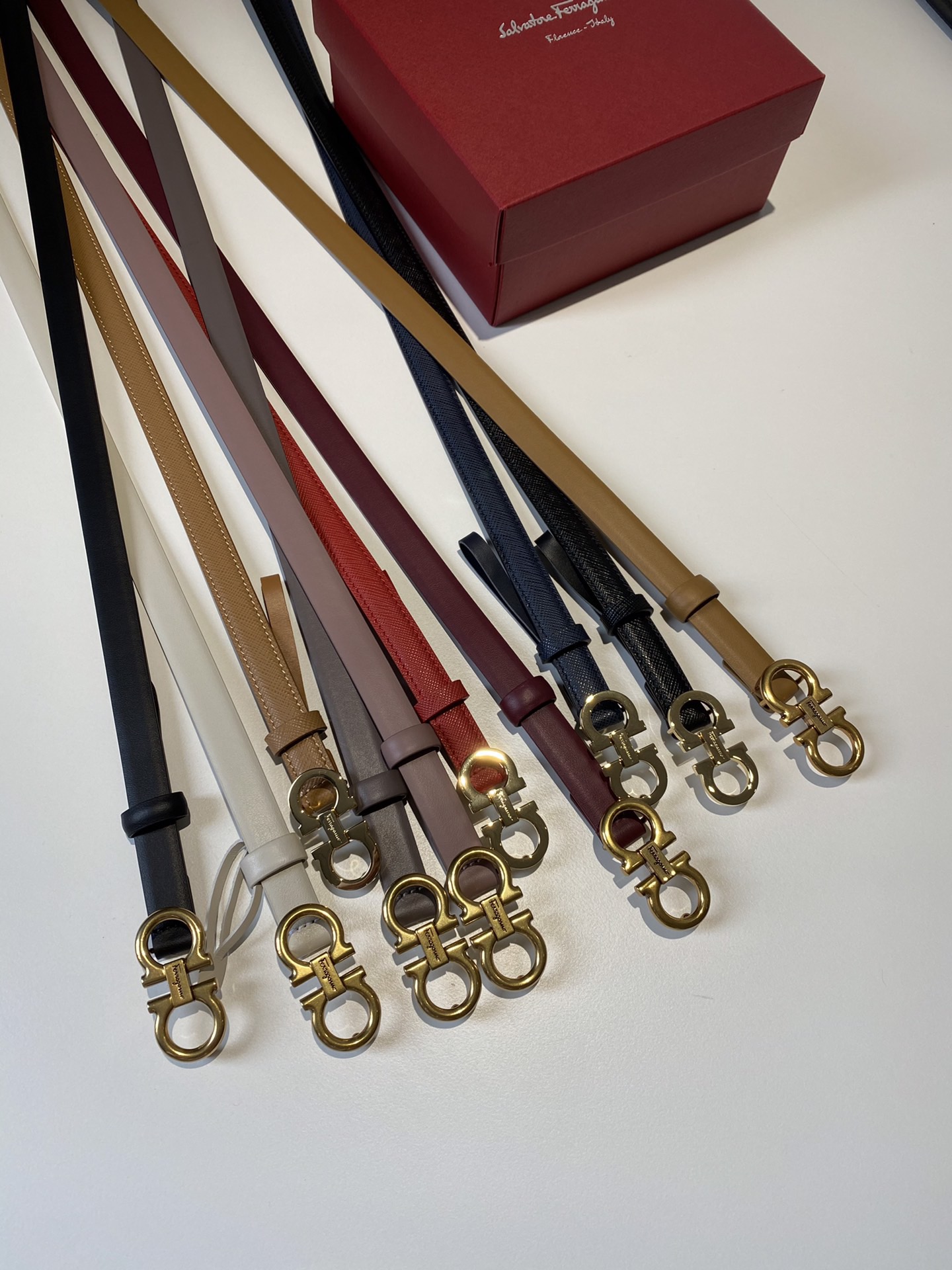 FERRAGAMO 페레가모 FW2023 HUG 나파 가죽 토트백 5