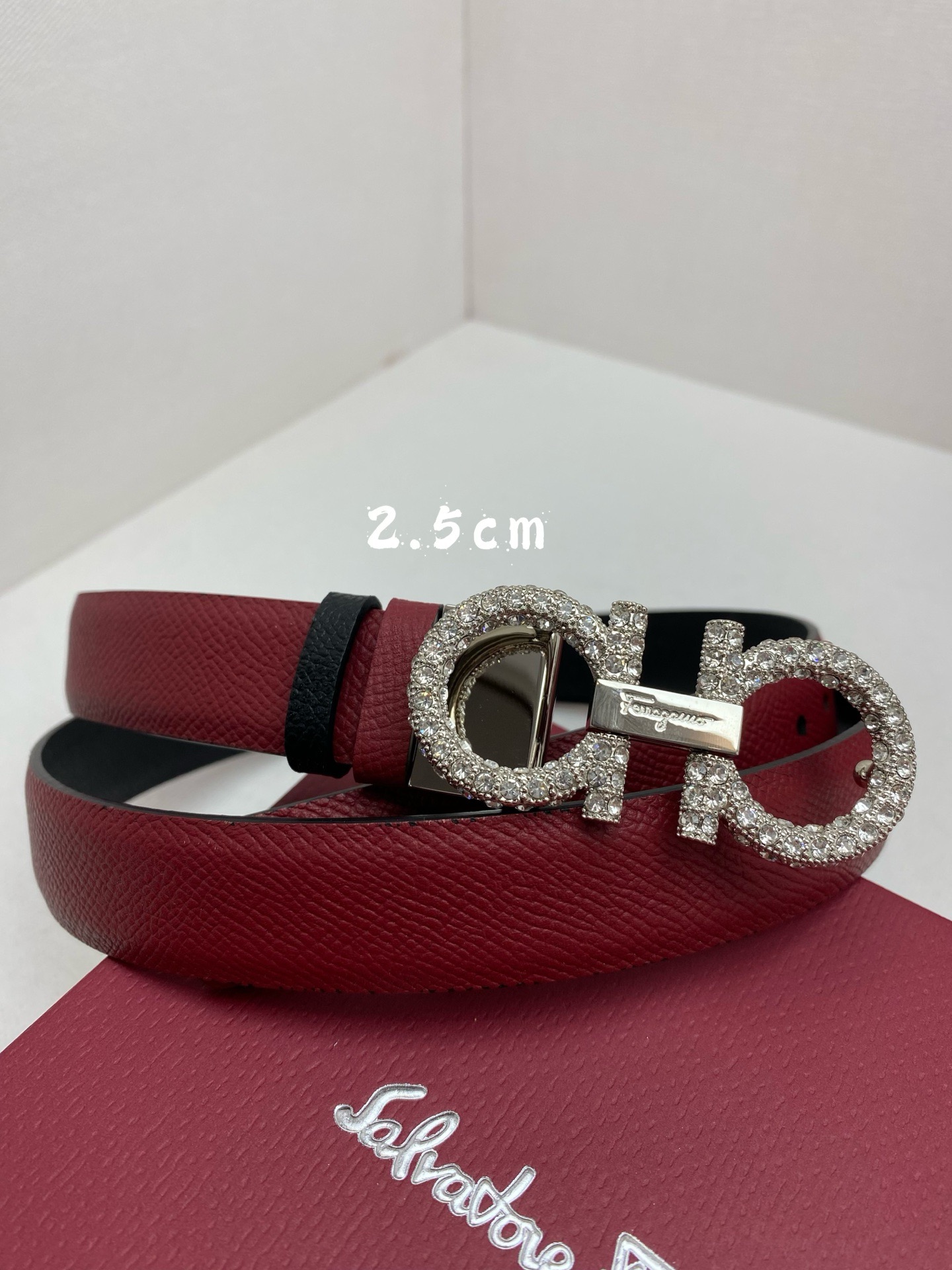 FERRAGAMO 페레가모 FW2023 HUG 나파 가죽 토트백 1