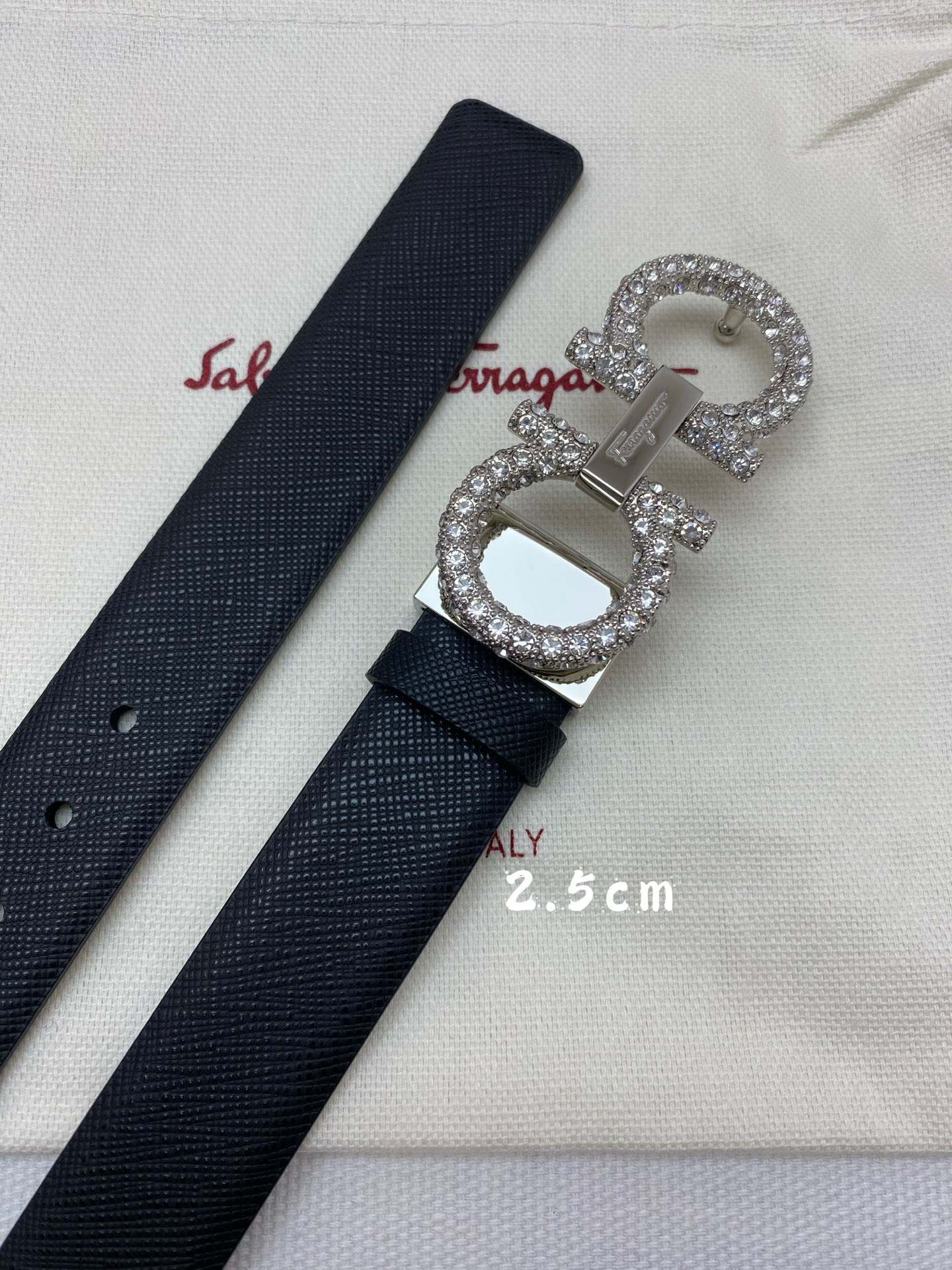 FERRAGAMO 페레가모 FW2023 HUG 나파 가죽 토트백 9