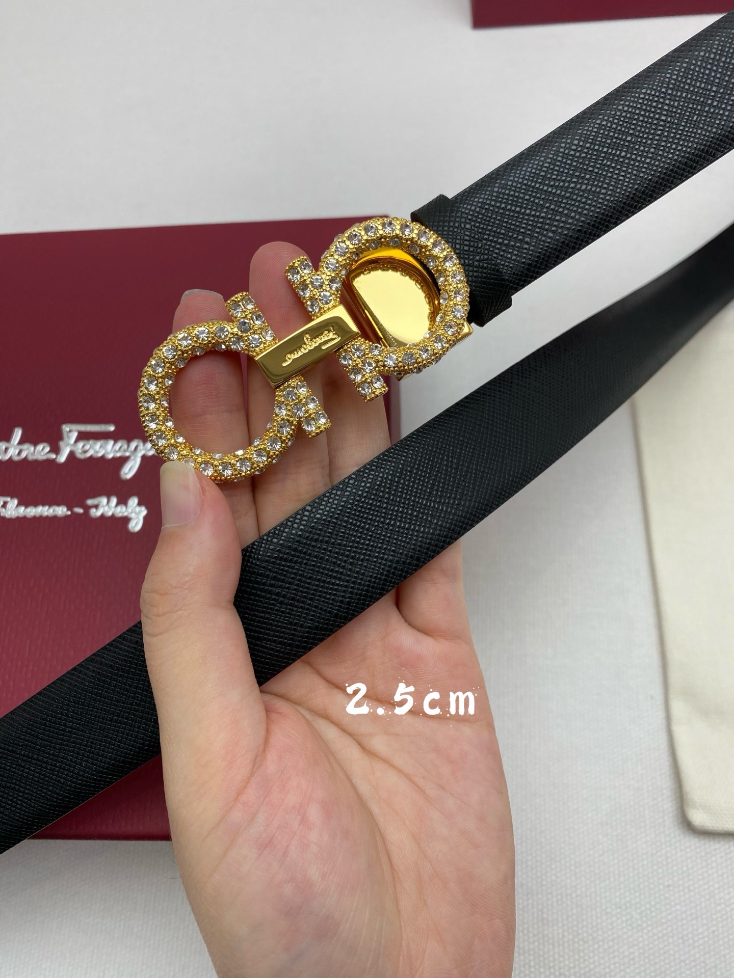 FERRAGAMO 페레가모 FW2023 HUG 나파 가죽 토트백 1