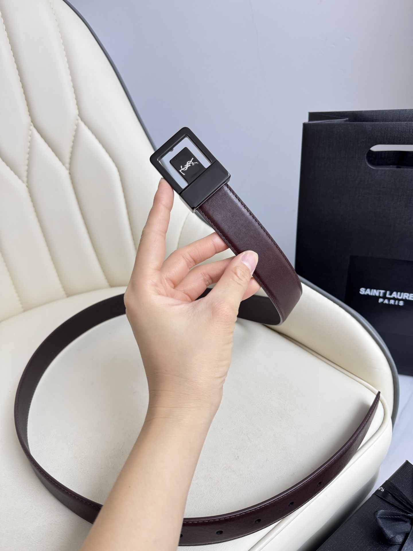 FERRAGAMO 페레가모 FW2023 HUG 나파 가죽 토트백 3