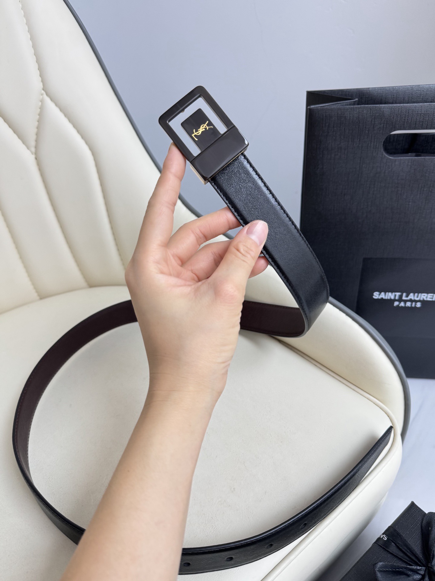 FERRAGAMO 페레가모 FW2023 HUG 나파 가죽 토트백 12