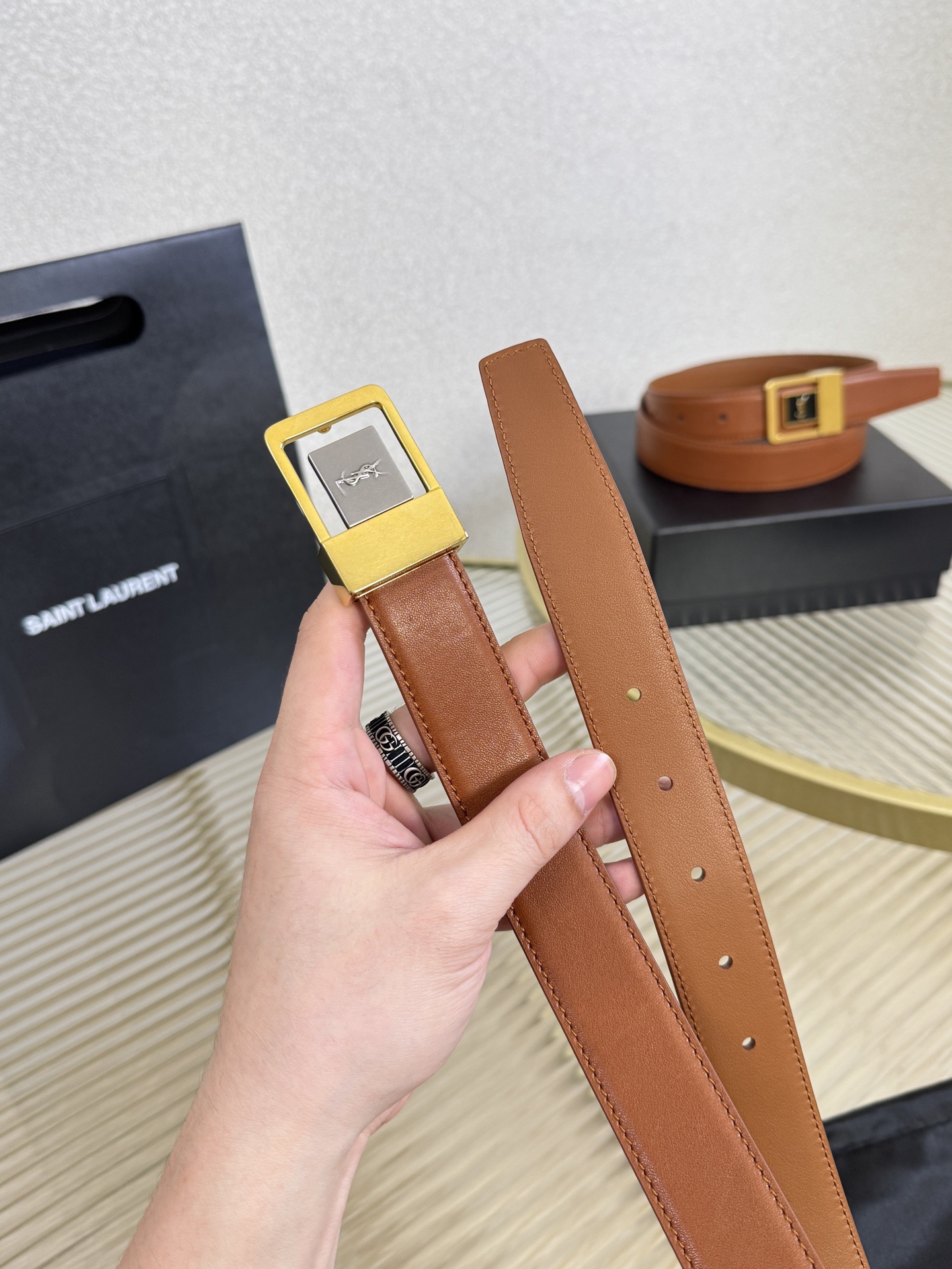 Saint Laurent 생로랑 LA 66 가죽 버클 여성 벨트 5