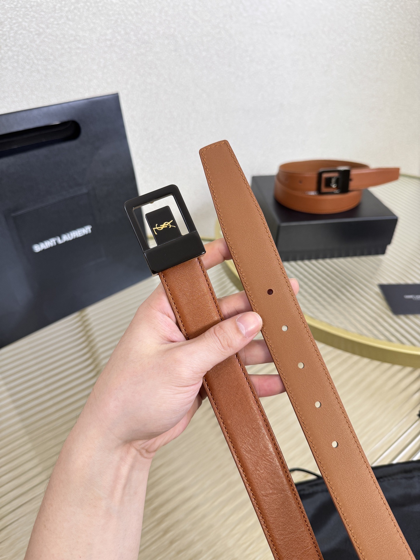 Saint Laurent 생로랑 LA 66 가죽 버클 여성 벨트 4